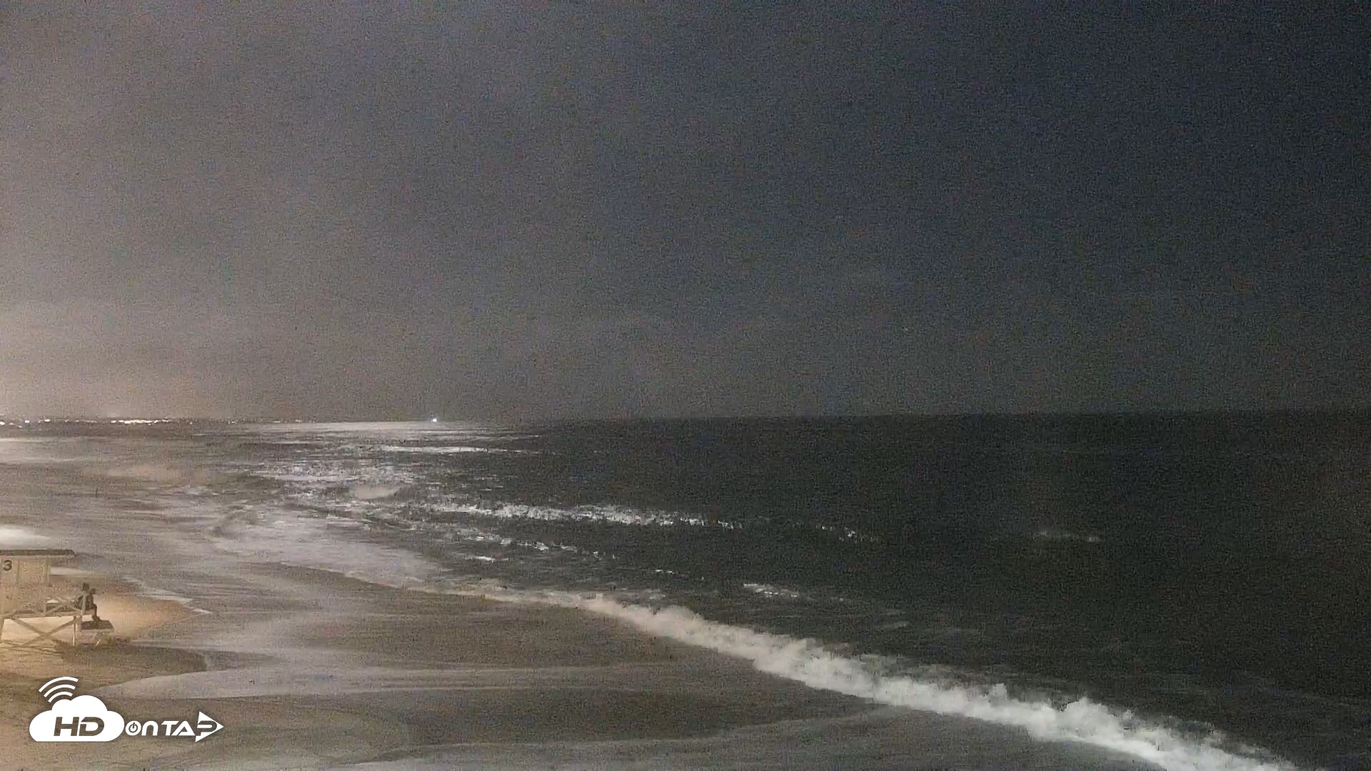 Snapshot of Carlsbad Beach Surf Live Webcam taken Jul 25, 2026, 8:55pm PDT