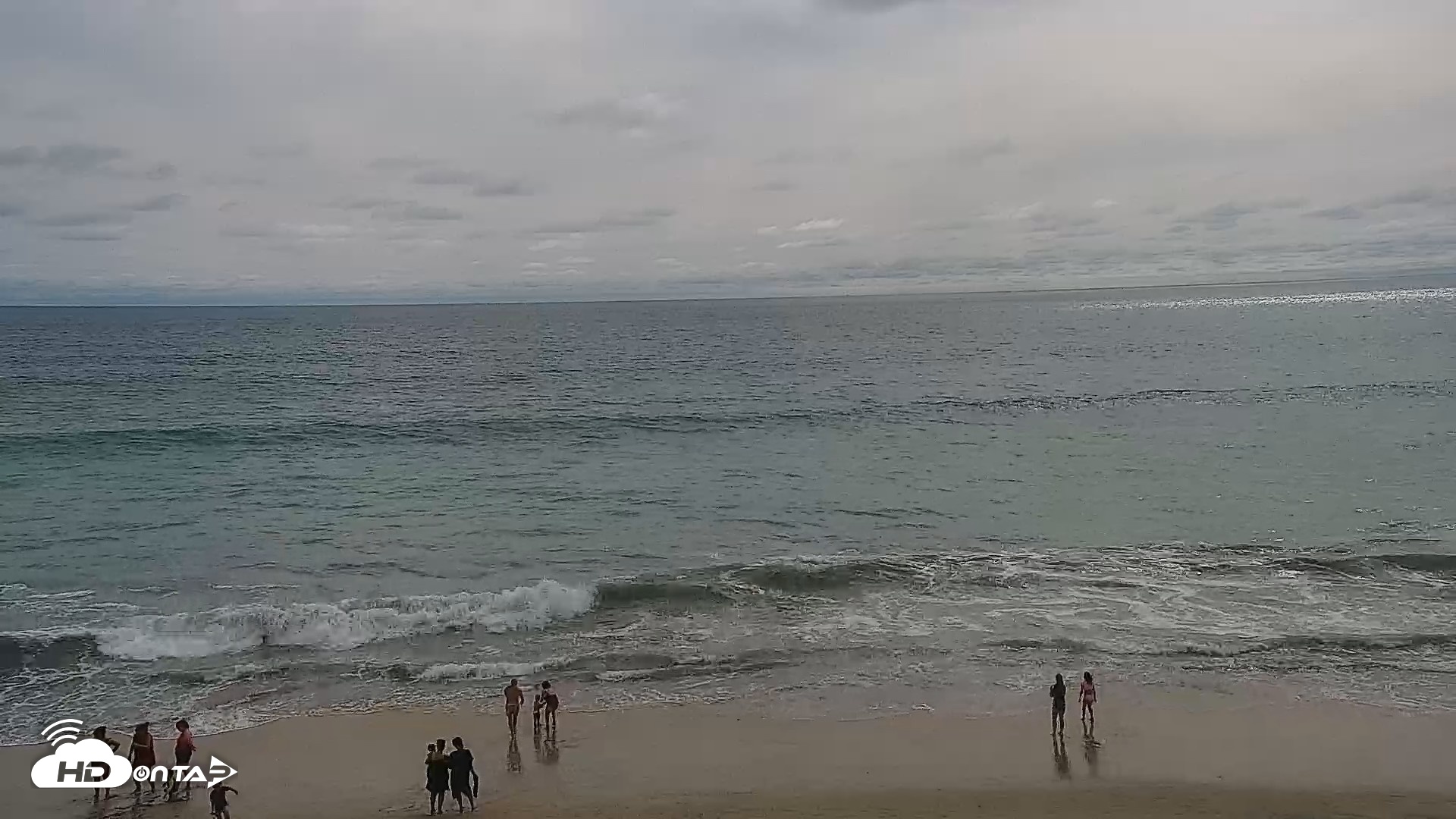 Snapshot of Carlsbad Beach Surf Live Webcam taken Aug 13, 2026, 4:04pm PDT