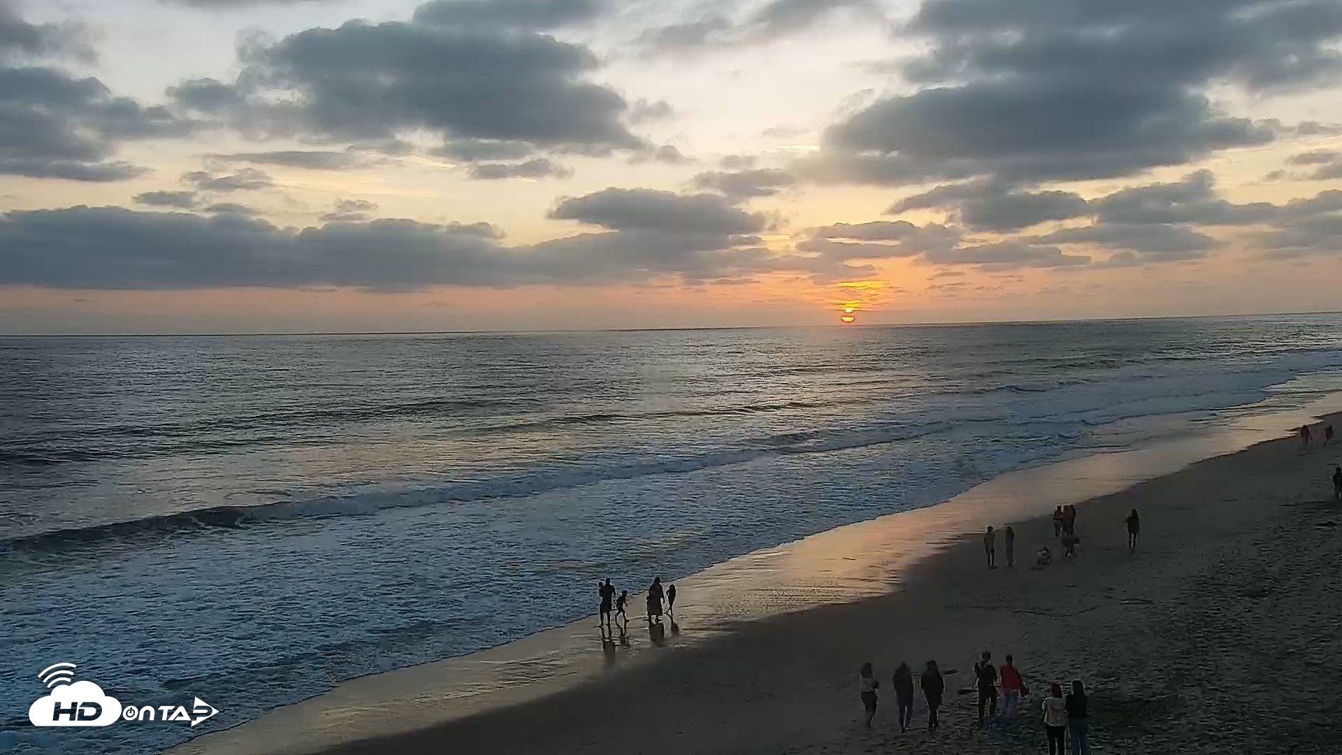 Snapshot of Carlsbad Beach Surf Live Webcam taken Jun 8, 2026, 7:55pm PDT
