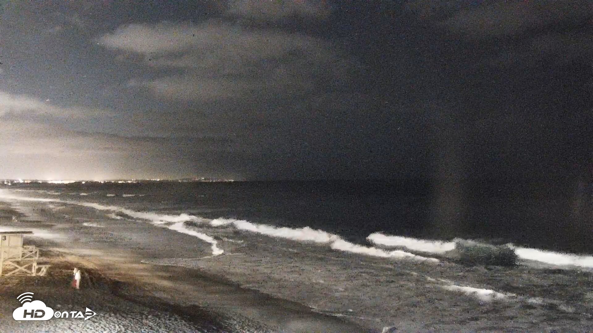 Snapshot of Carlsbad Beach Surf Live Webcam taken Sep 3, 2026, 9:19pm PDT