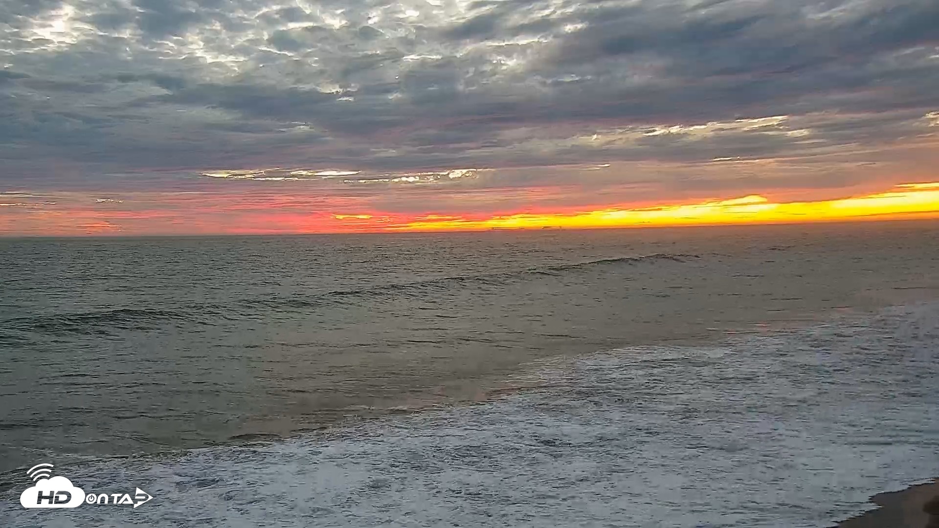 Snapshot of Carlsbad Beach Surf Live Webcam taken Sep 7, 2026, 7:22pm PDT