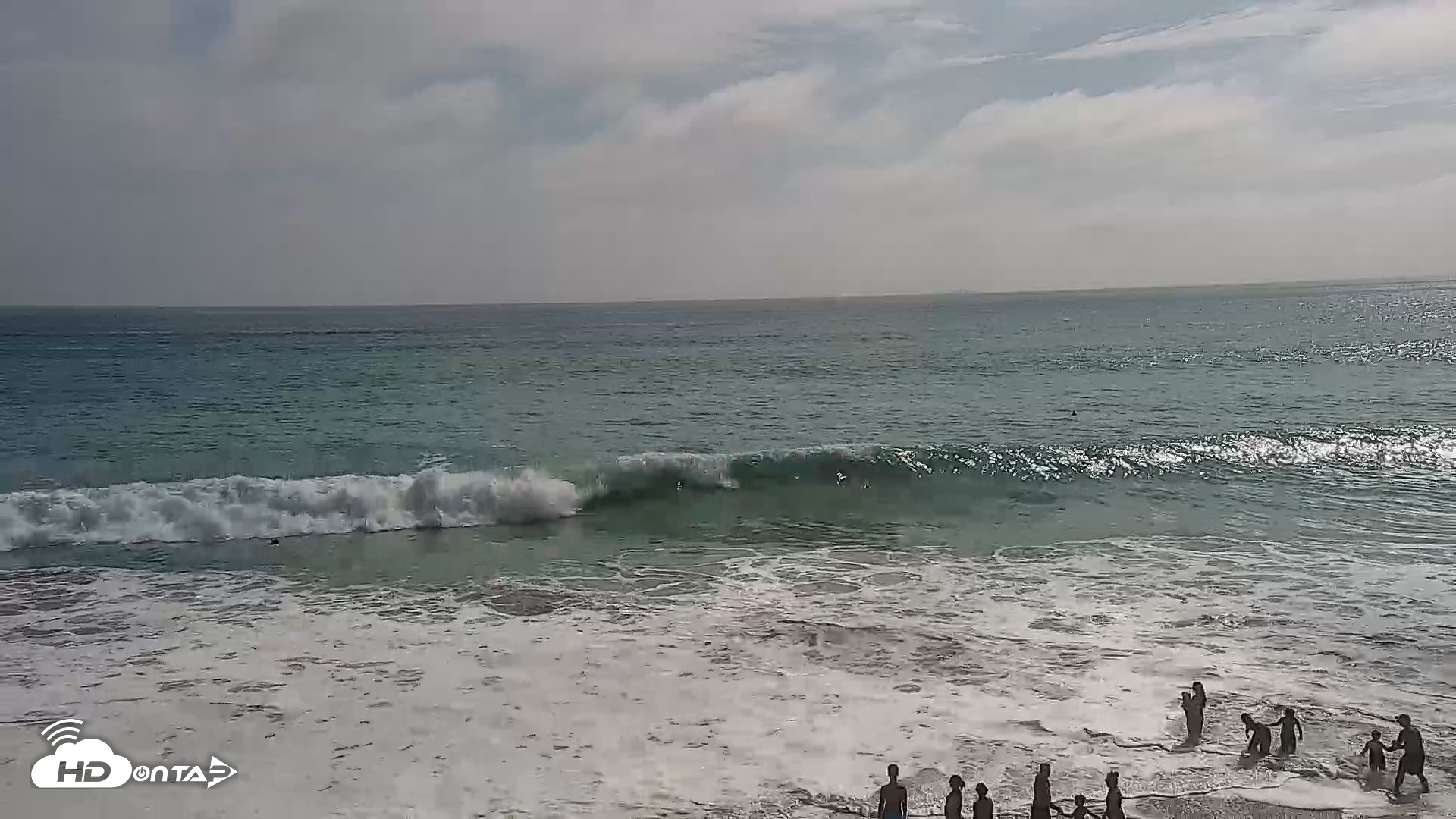 Snapshot of Carlsbad Beach Surf Live Webcam taken Jul 26, 2026, 4:24pm PDT
