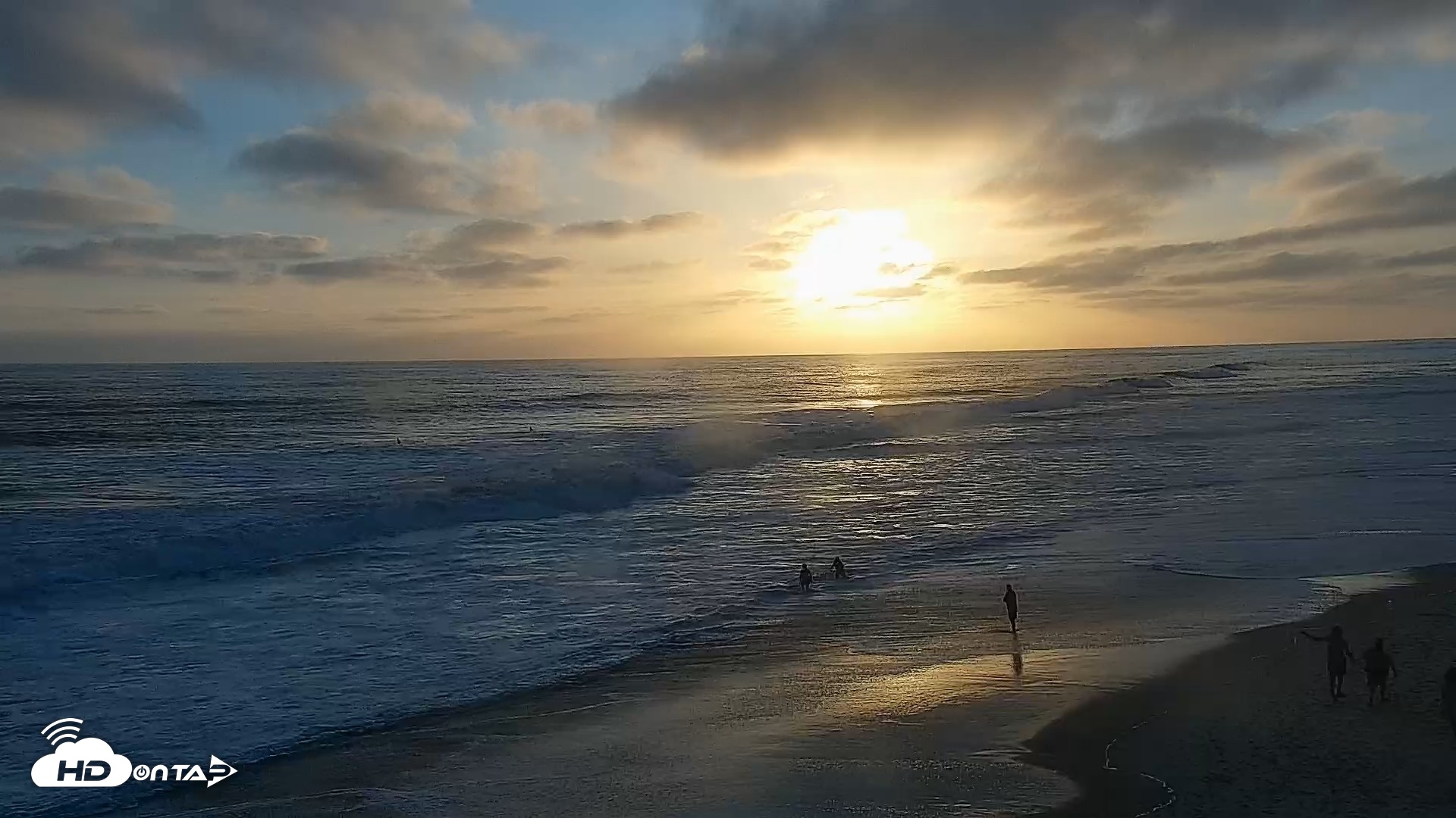 Snapshot of Carlsbad Beach Surf Live Webcam taken Jun 9, 2026, 7:43pm PDT