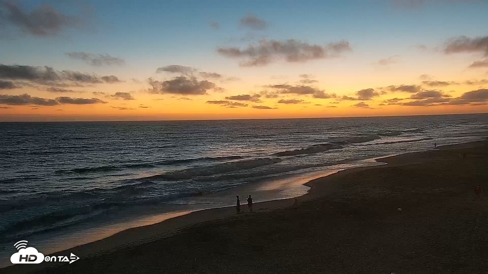 Snapshot of Carlsbad Beach Surf Live Webcam taken Jul 6, 2026, 8:37pm PDT