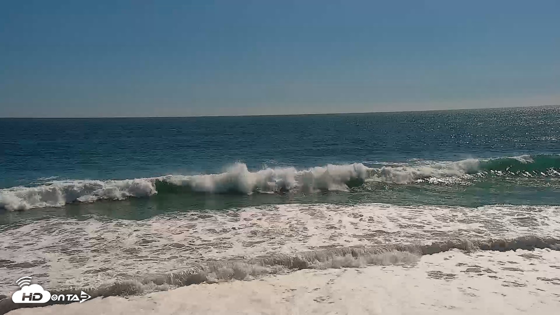 Snapshot of Carlsbad Beach Surf Live Webcam taken Jul 21, 2026, 3:46pm PDT