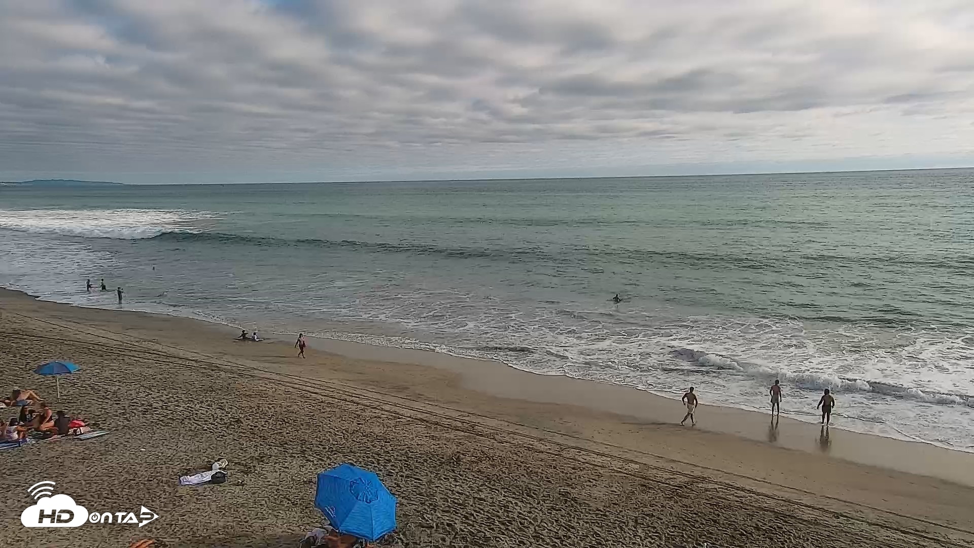 Snapshot of Carlsbad Beach Surf Live Webcam taken Aug 14, 2026, 5:42pm PDT