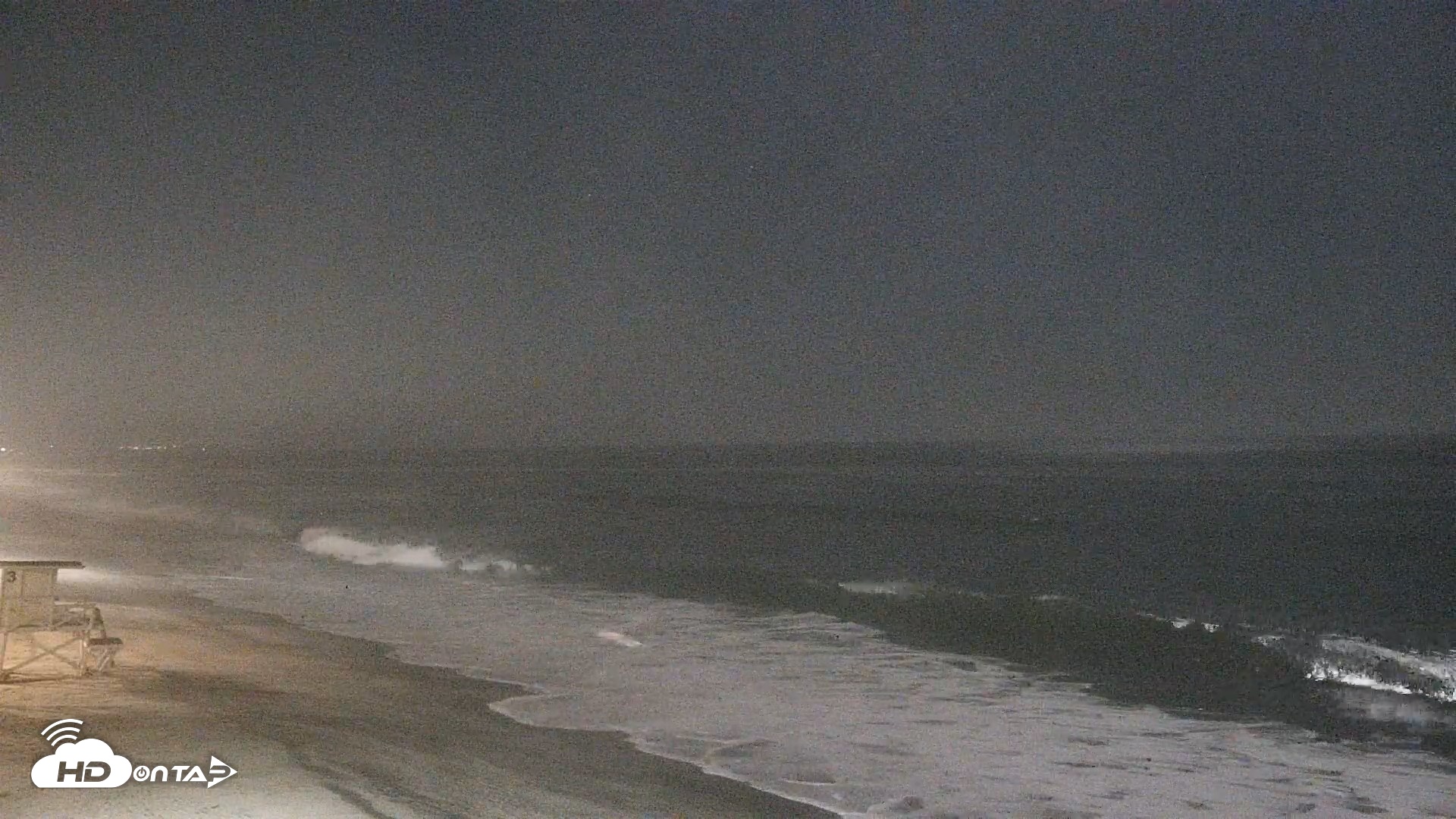 Snapshot of Carlsbad Beach Surf Live Webcam taken Aug 26, 2026, 12:11am PDT