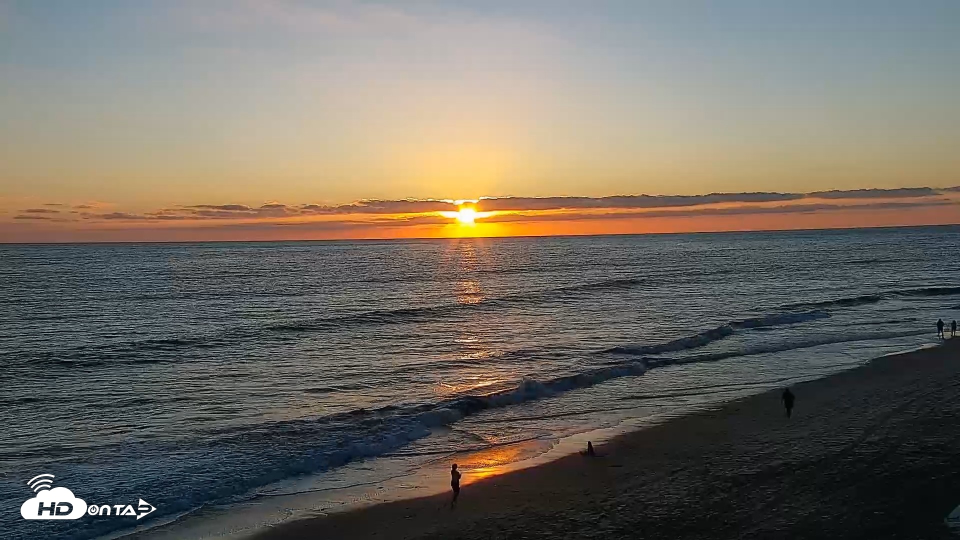 Snapshot of Carlsbad Beach Surf Live Webcam taken Sep 2, 2026, 7:06pm PDT