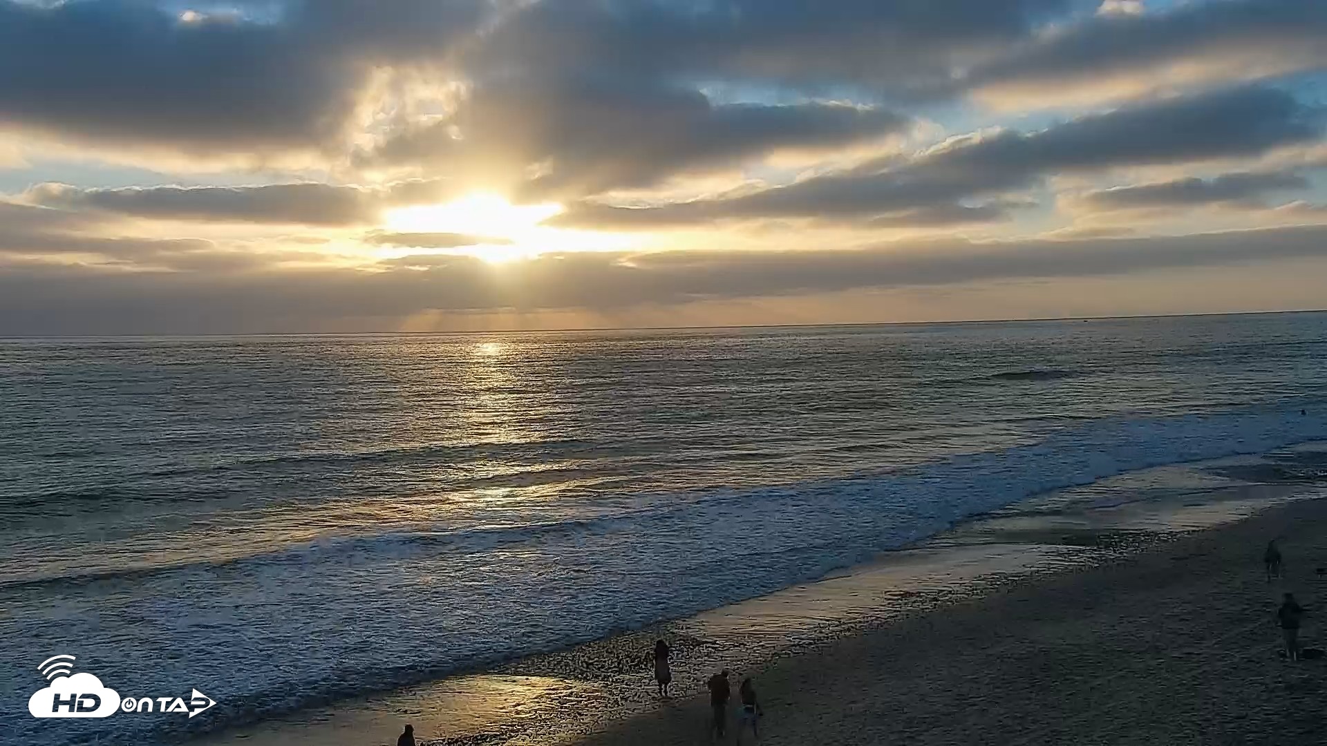 Snapshot of Carlsbad Beach Surf Live Webcam taken Sep 13, 2026, 6:40pm PDT