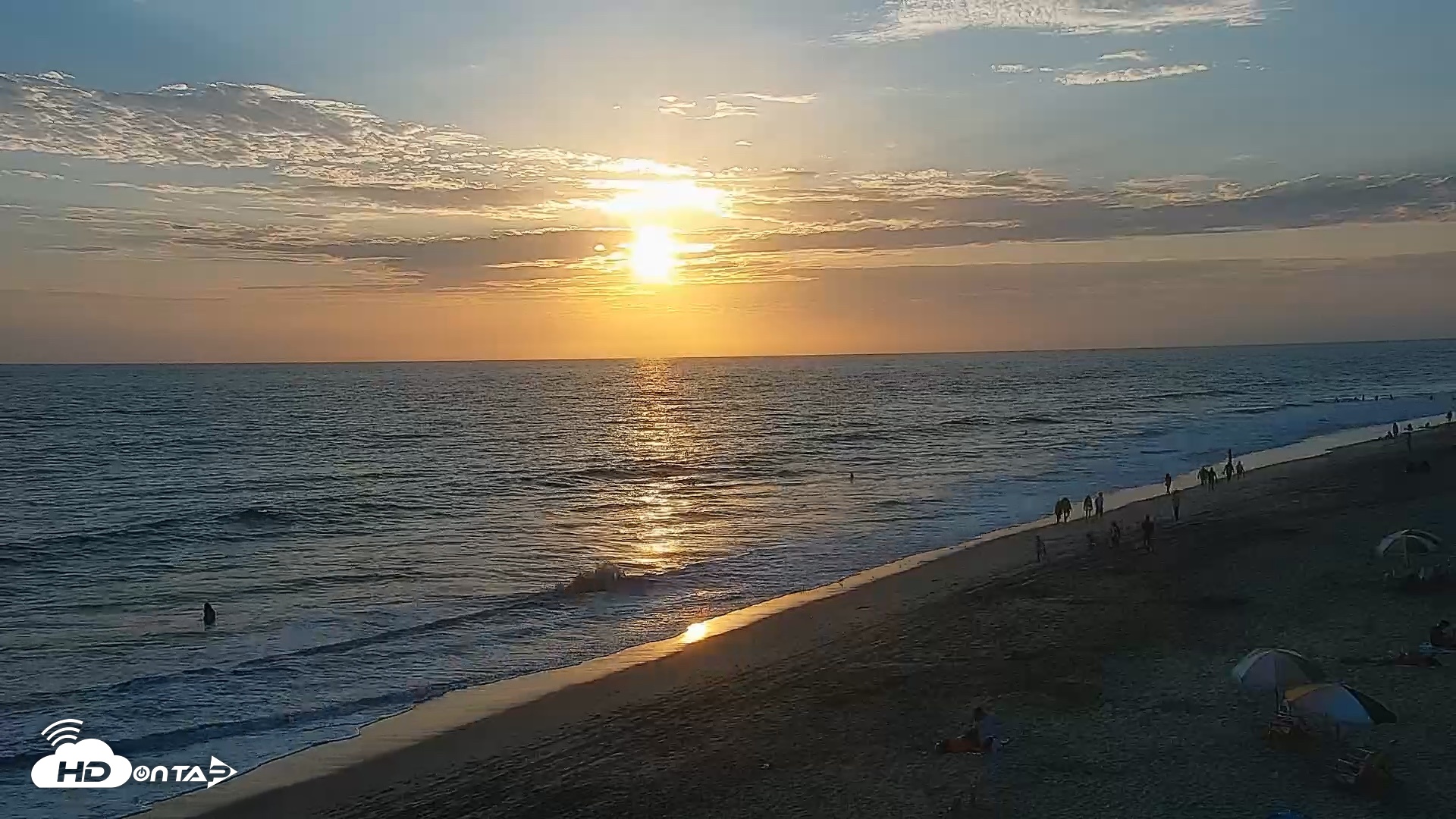 Snapshot of Carlsbad Beach Surf Live Webcam taken Aug 5, 2026, 7:23pm PDT