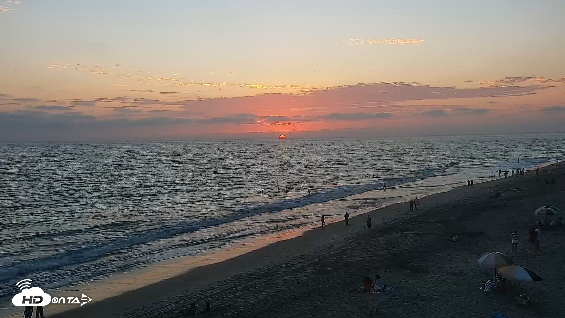 Snapshot of Carlsbad Beach Surf Live Webcam taken Aug 5, 2026, 7:44pm PDT