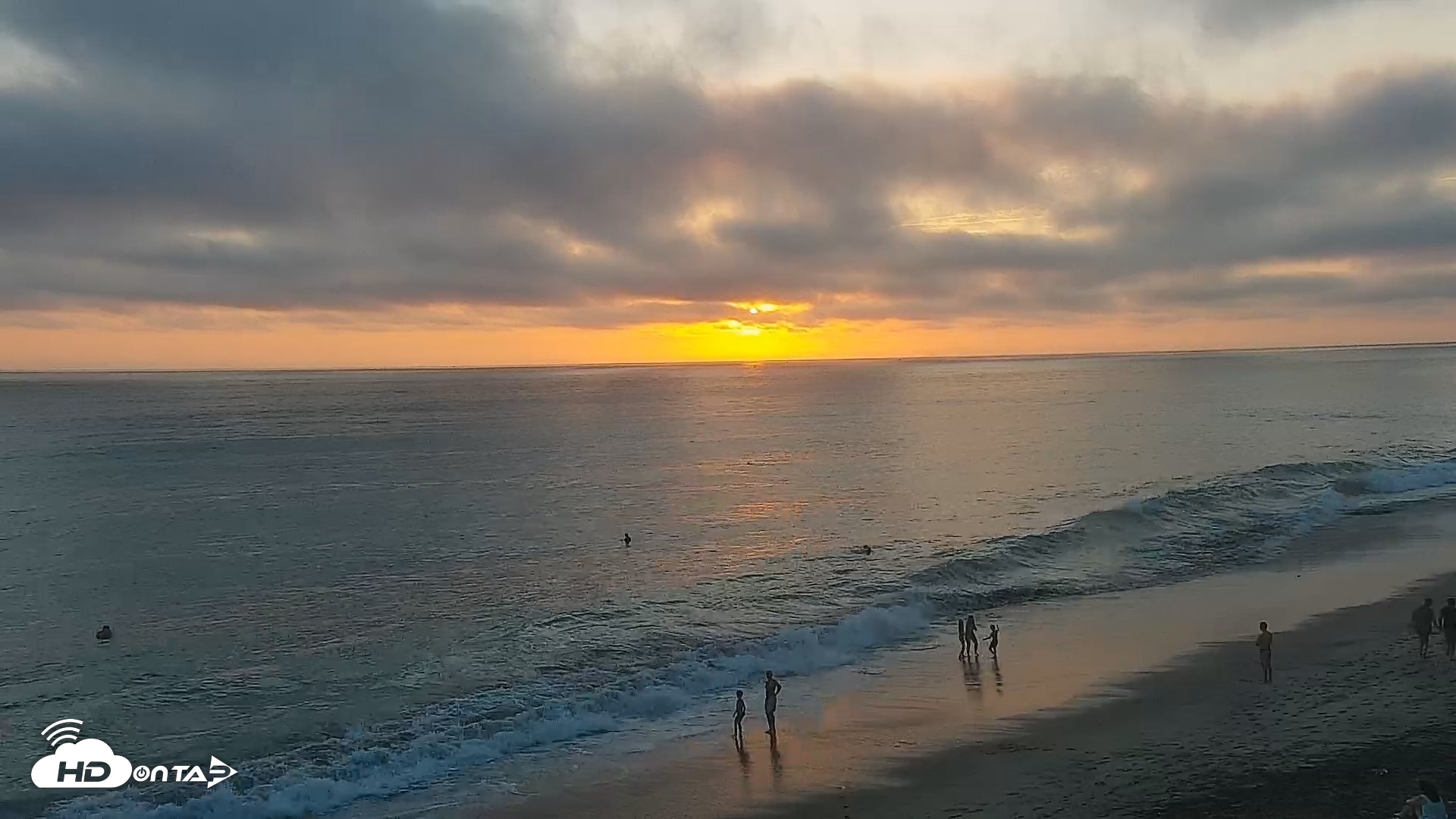 Snapshot of Carlsbad Beach Surf Live Webcam taken Aug 28, 2026, 7:13pm PDT