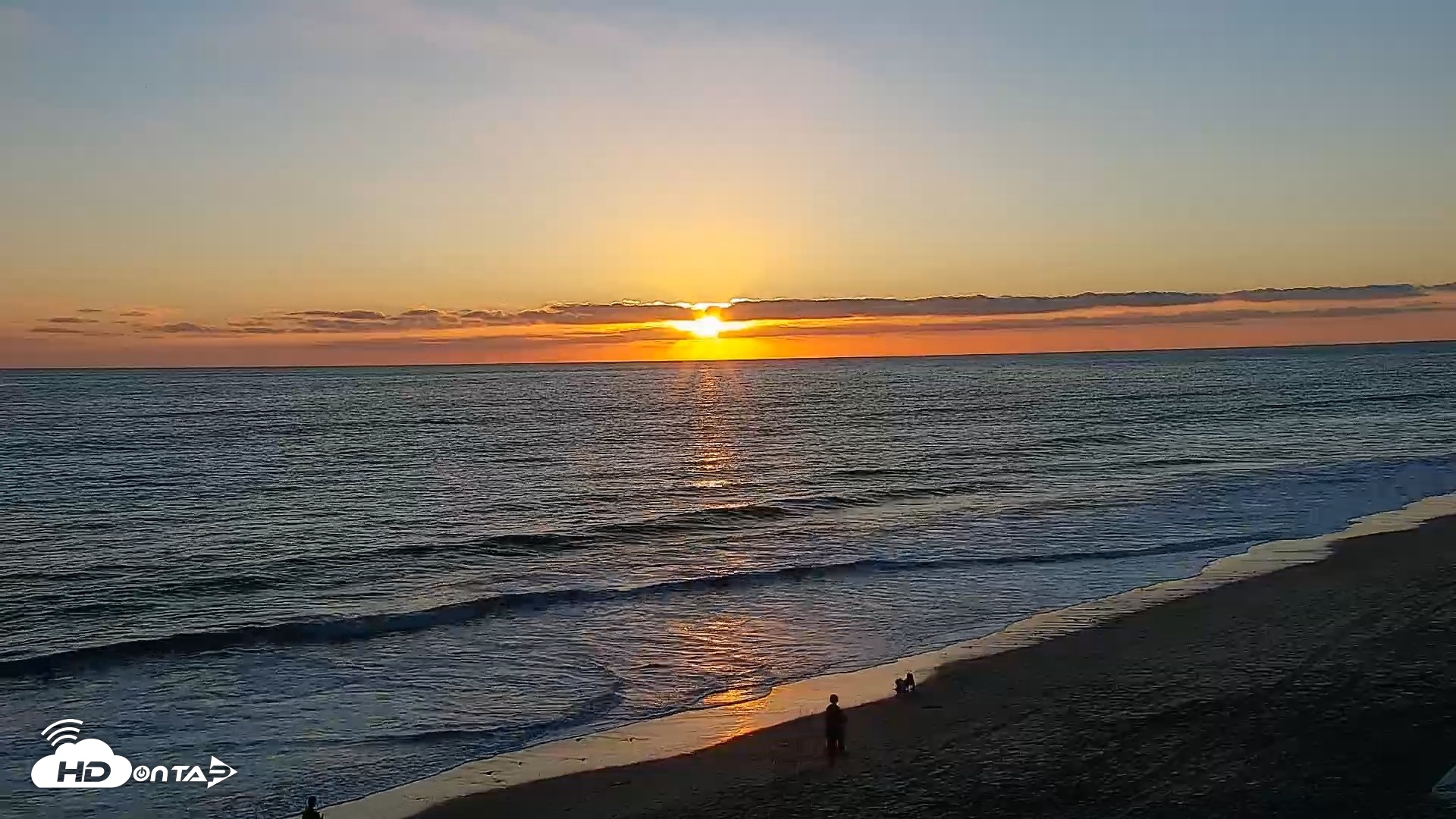 Snapshot of Carlsbad Beach Surf Live Webcam taken Sep 2, 2026, 7:05pm PDT