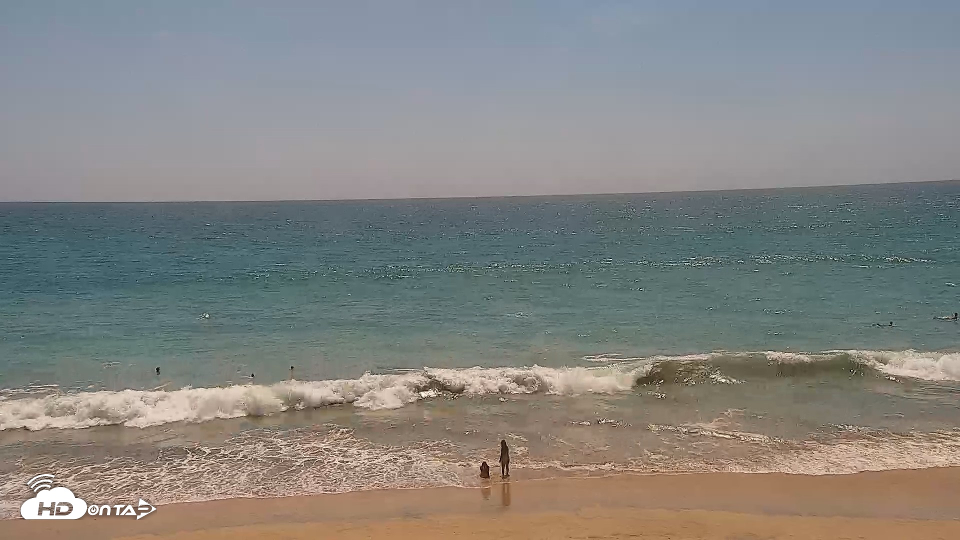 Snapshot of Carlsbad Beach Surf Live Webcam taken Aug 11, 2026, 2:29pm PDT