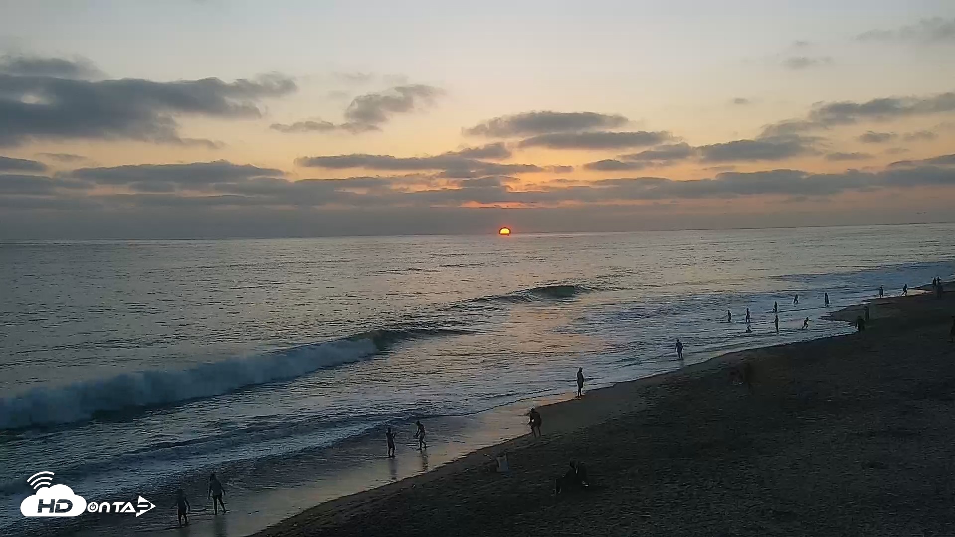 Snapshot of Carlsbad Beach Surf Live Webcam taken Jul 31, 2026, 7:49pm PDT