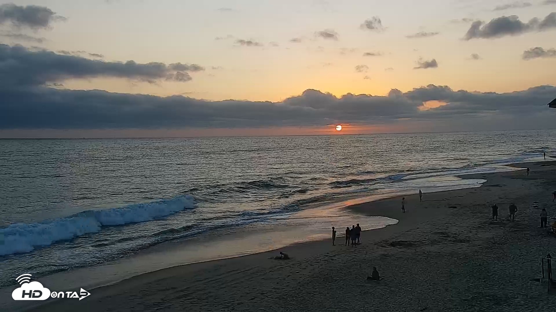 Snapshot of Carlsbad Beach Surf Live Webcam taken Jun 30, 2026, 7:58pm PDT