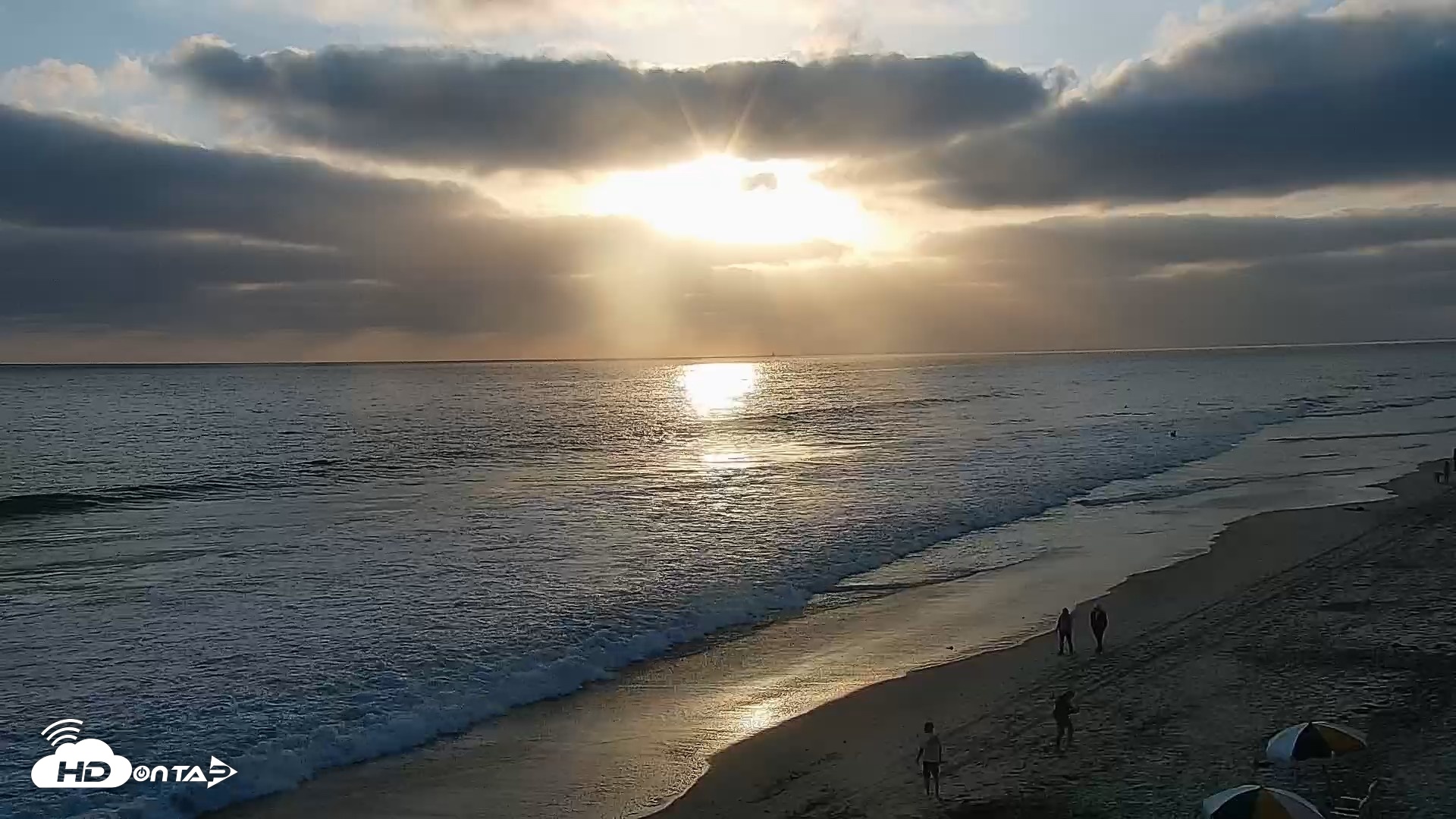 Snapshot of Carlsbad Beach Surf Live Webcam taken May 22, 2026, 7:11pm PDT