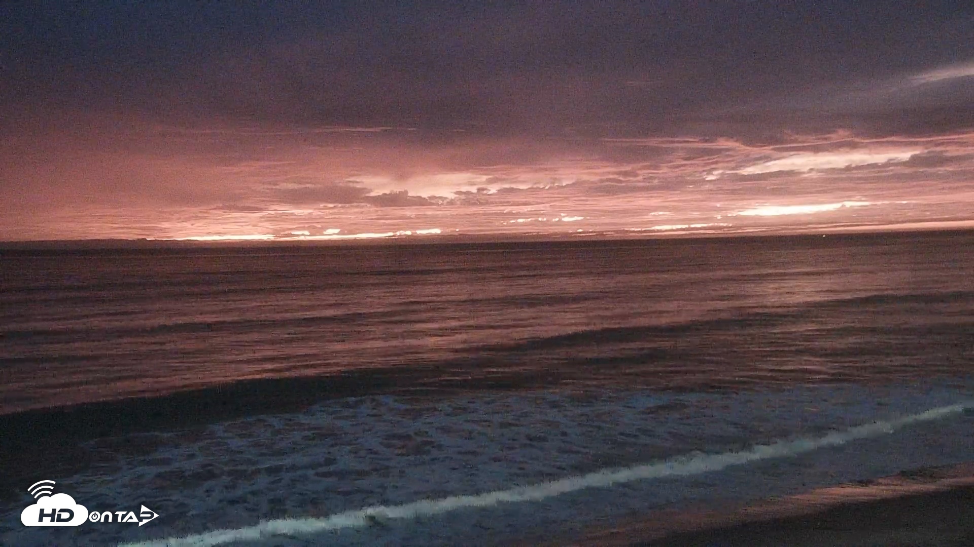 Snapshot of Carlsbad Beach Surf Live Webcam taken Sep 27, 2026, 7:14pm PDT