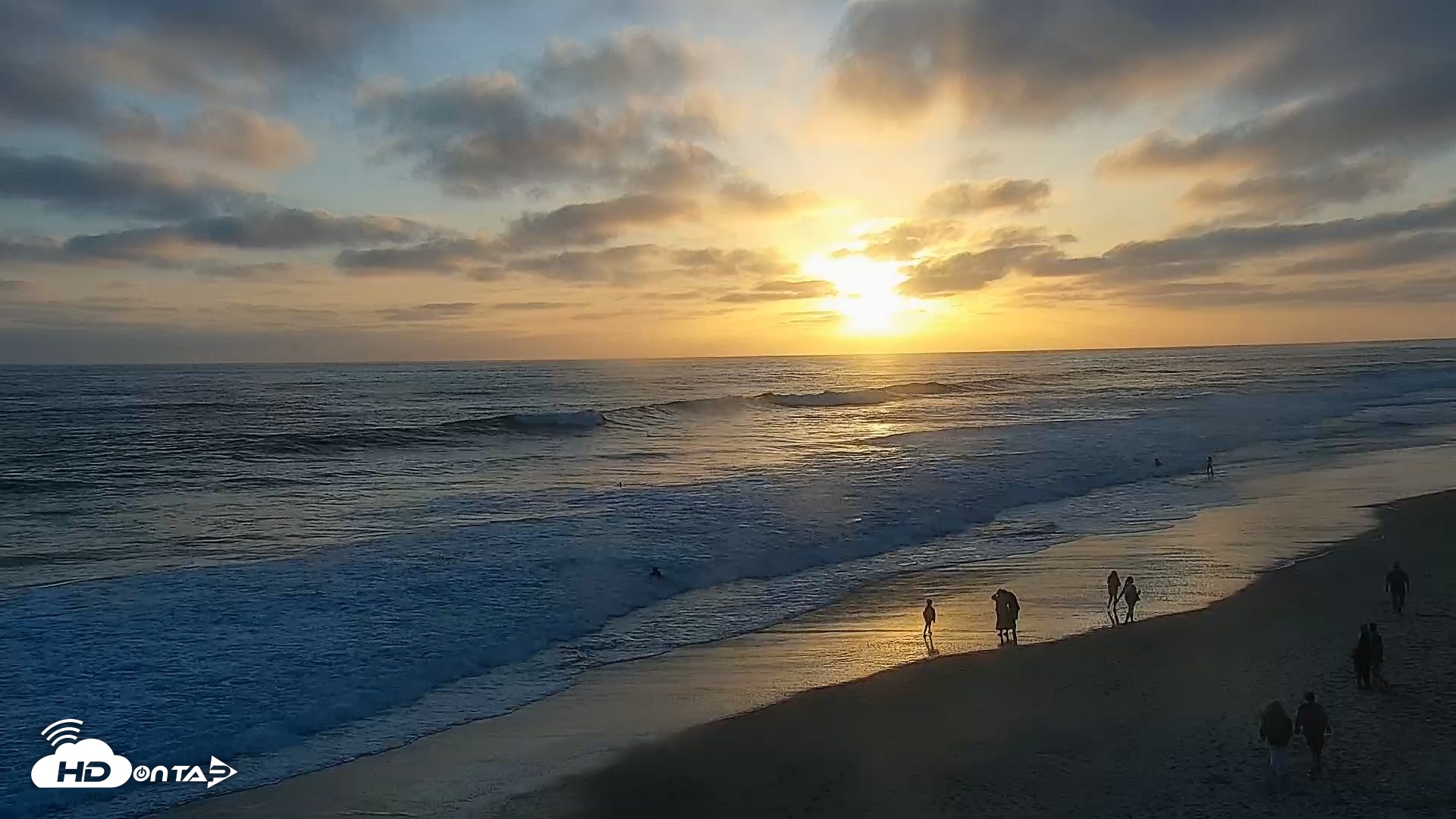 Snapshot of Carlsbad Beach Surf Live Webcam taken Jun 9, 2026, 7:43pm PDT