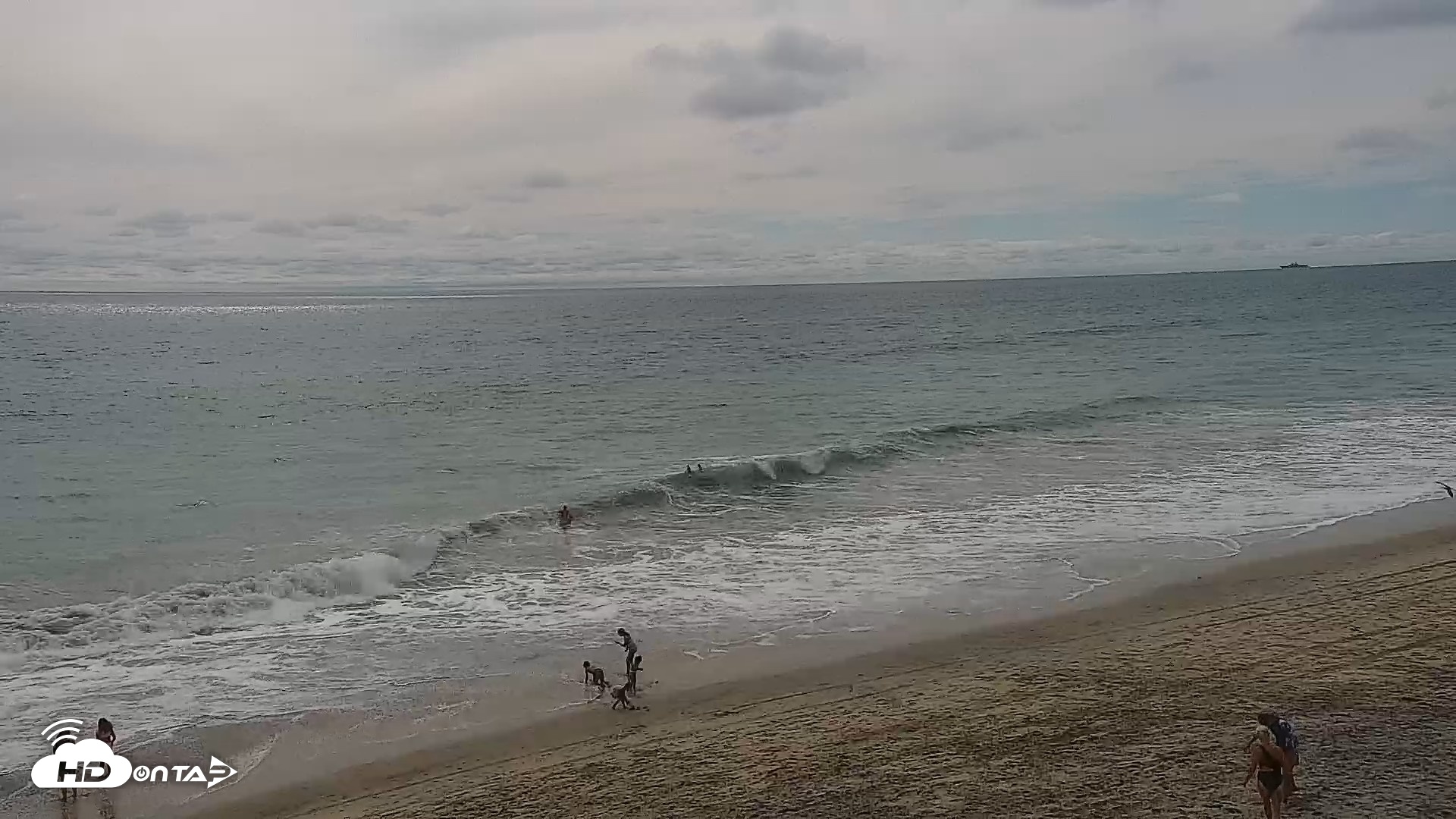 Snapshot of Carlsbad Beach Surf Live Webcam taken Aug 13, 2026, 4:04pm PDT