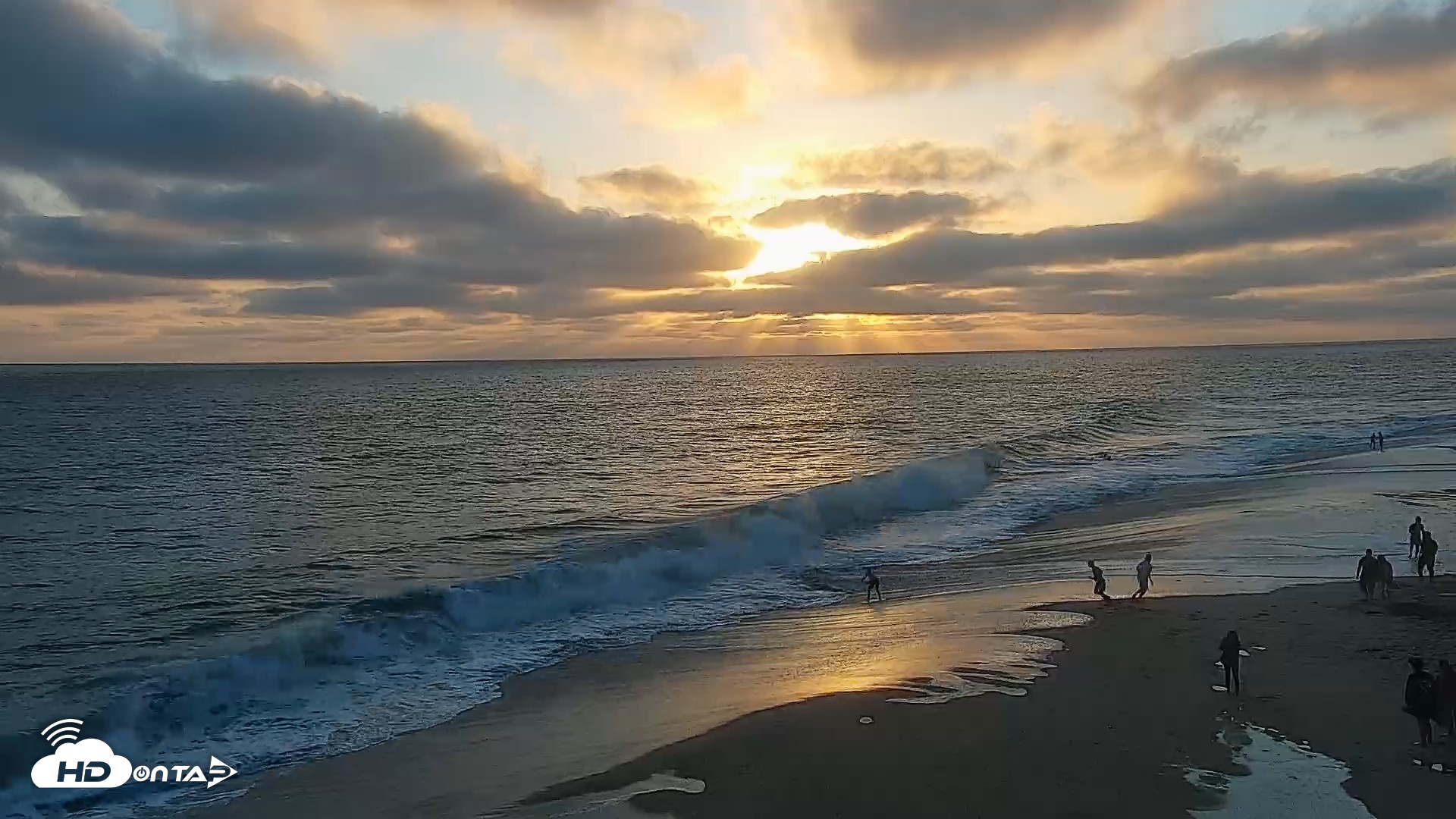 Snapshot of Carlsbad Beach Surf Live Webcam taken Jul 13, 2026, 7:40pm PDT