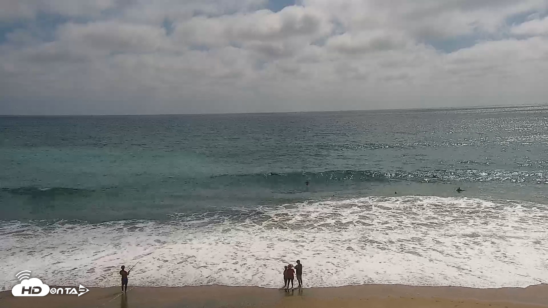 Snapshot of Carlsbad Beach Surf Live Webcam taken Jul 31, 2026, 4:03pm PDT