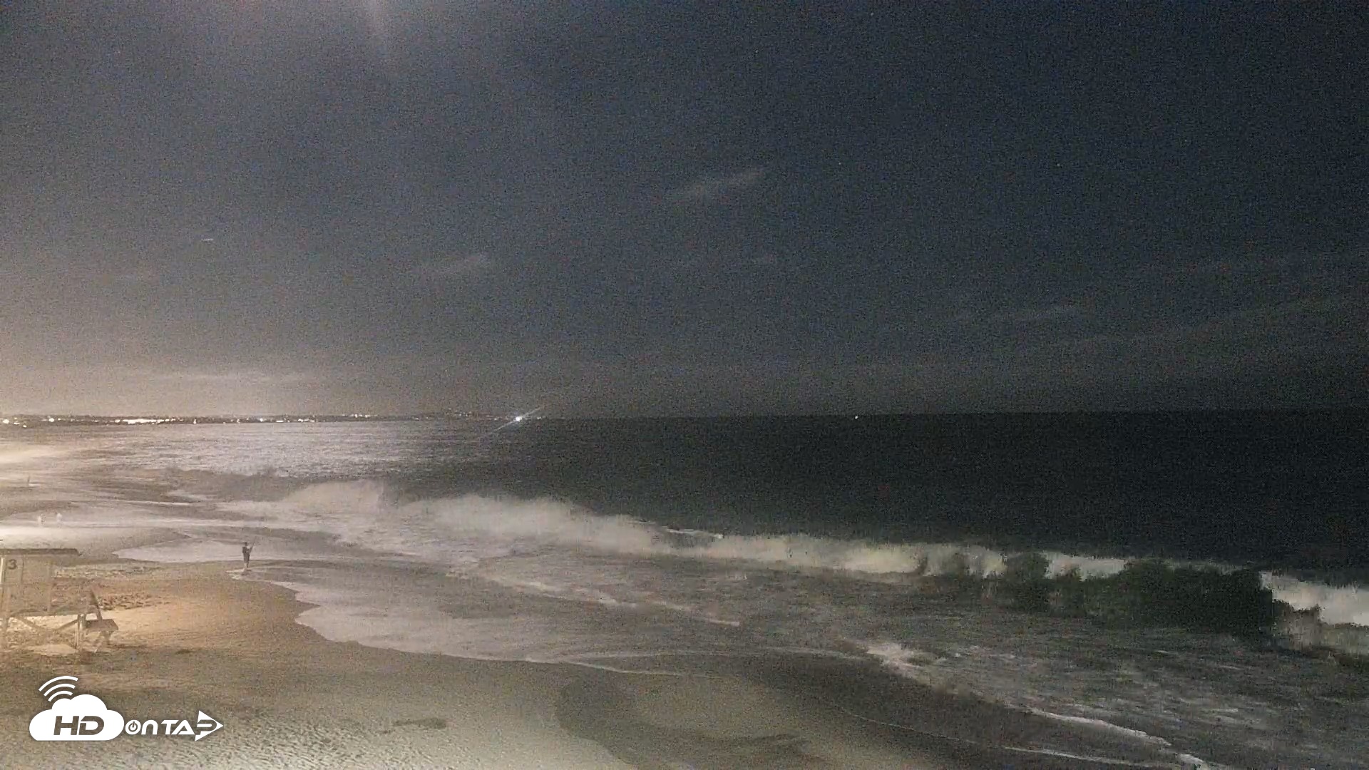 Snapshot of Carlsbad Beach Surf Live Webcam taken Jun 26, 2026, 9:12pm PDT