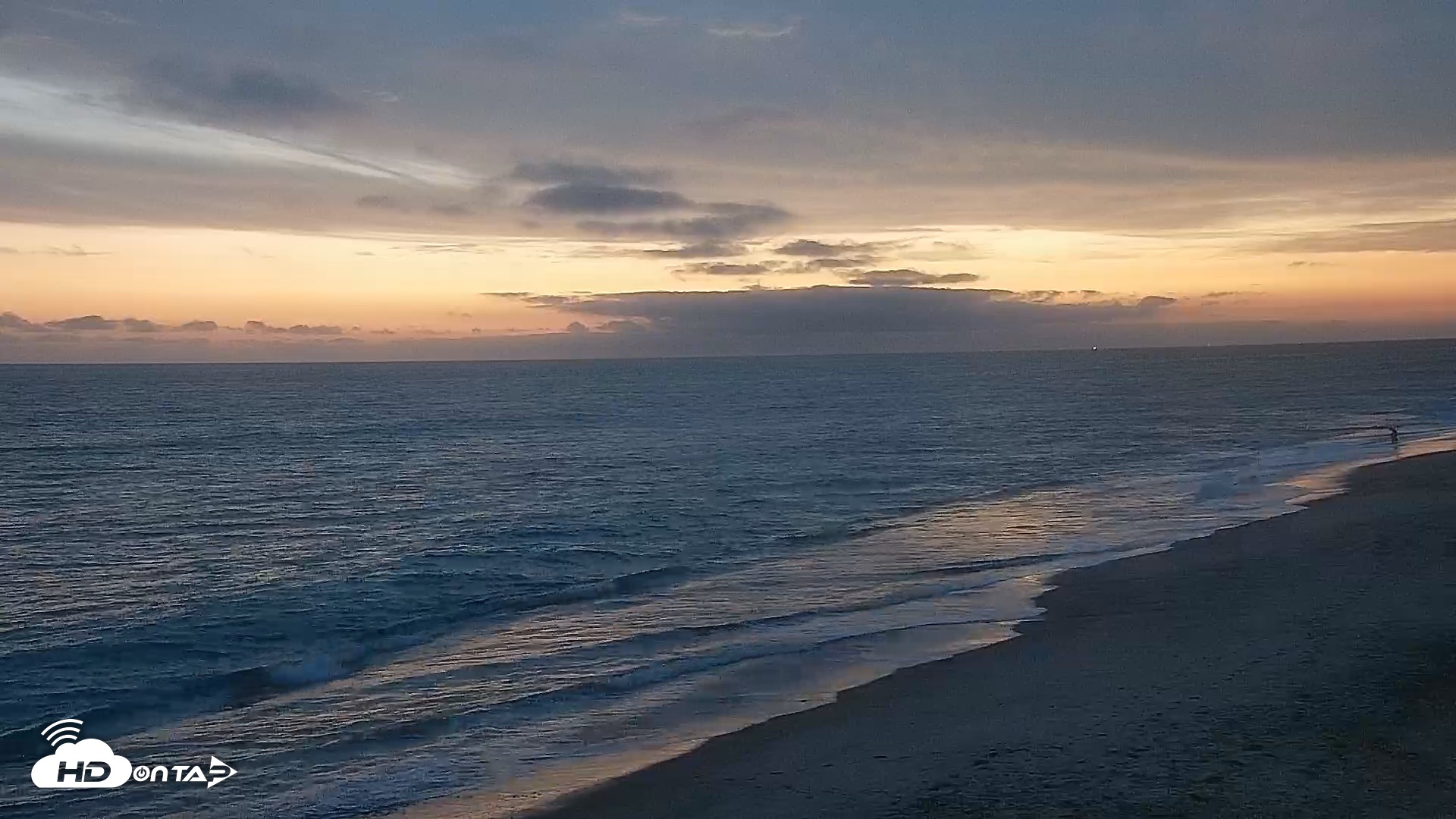 Snapshot of Carlsbad Beach Surf Live Webcam taken Aug 10, 2026, 8:06pm PDT