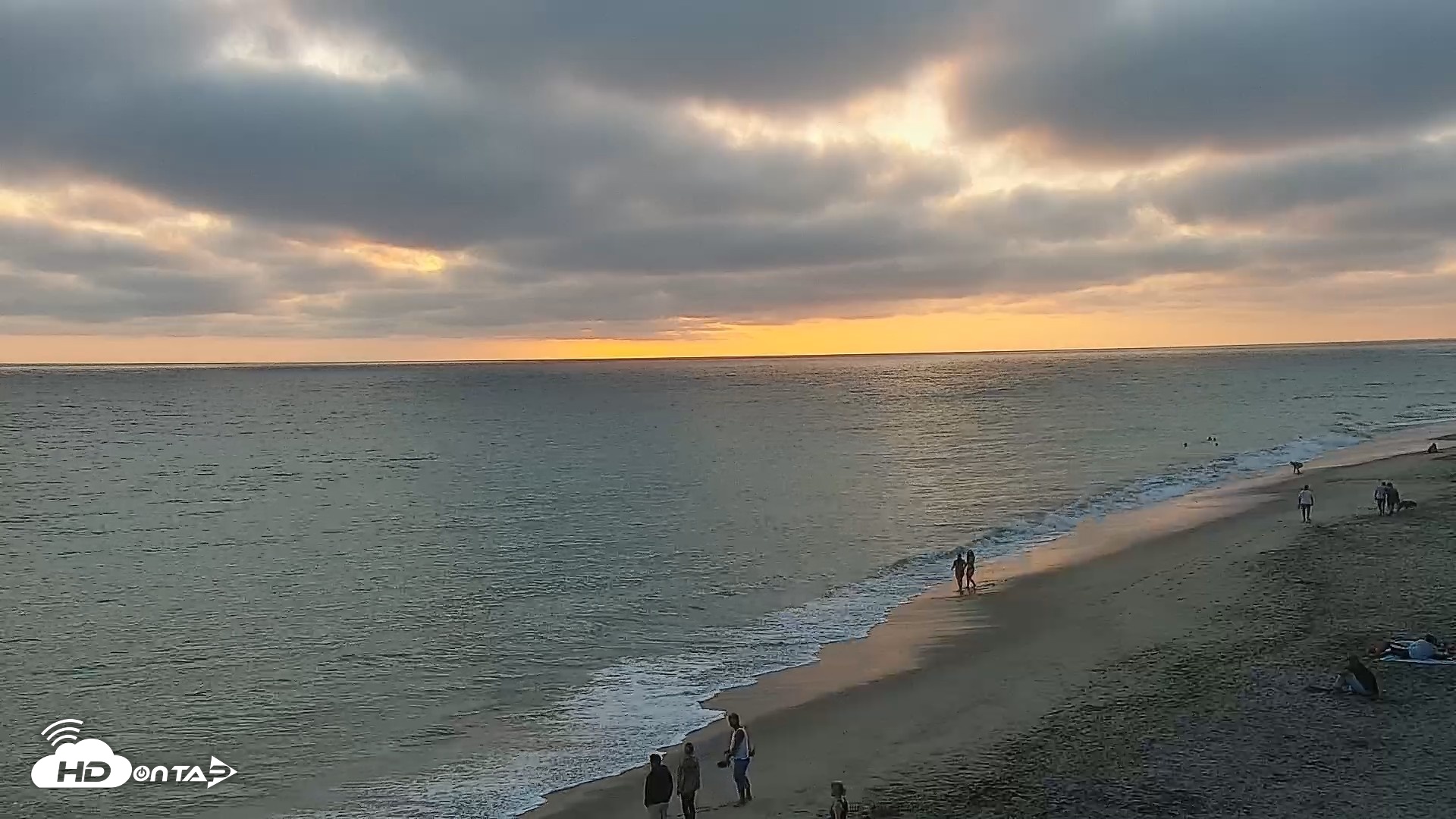Snapshot of Carlsbad Beach Surf Live Webcam taken Aug 11, 2026, 7:25pm PDT