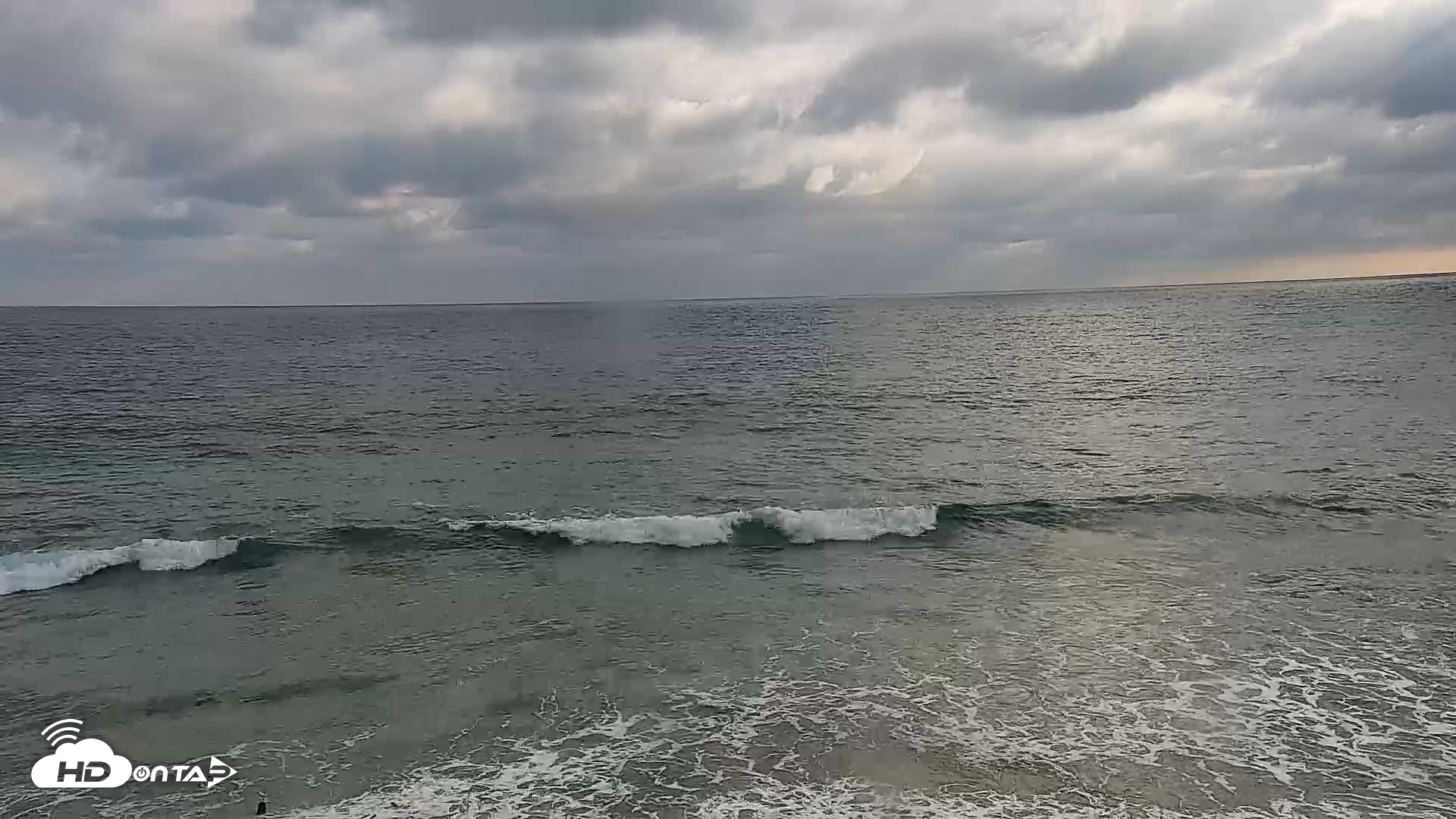 Snapshot of Carlsbad Beach Surf Live Webcam taken May 23, 2026, 6:02pm PDT