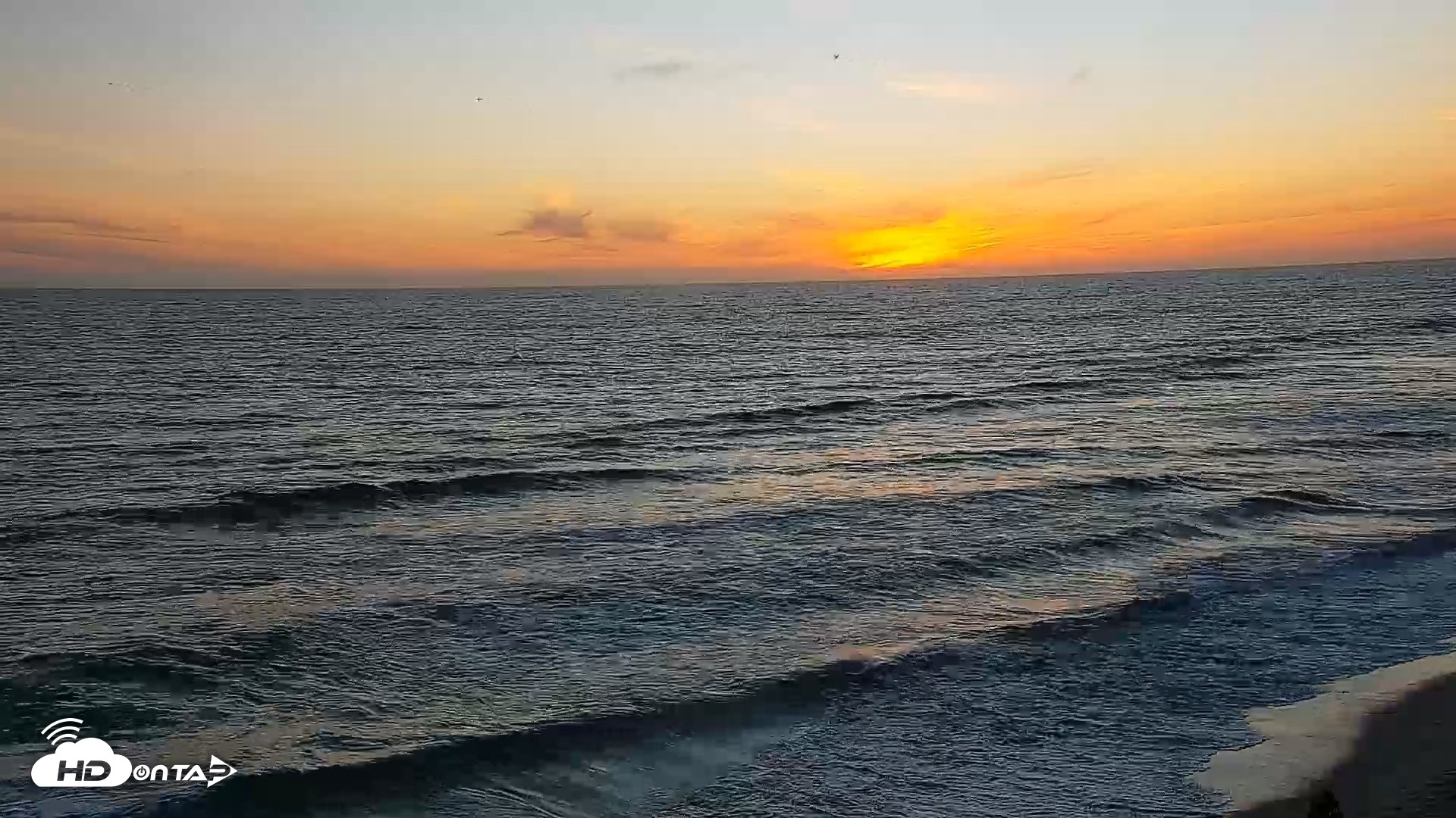Snapshot of Carlsbad Beach Surf Live Webcam taken Apr 15, 2026, 7:24pm PDT