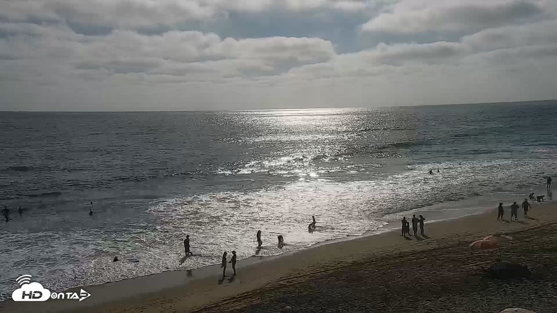 Snapshot of Carlsbad Beach Surf Live Webcam taken Jul 31, 2026, 5:28pm PDT