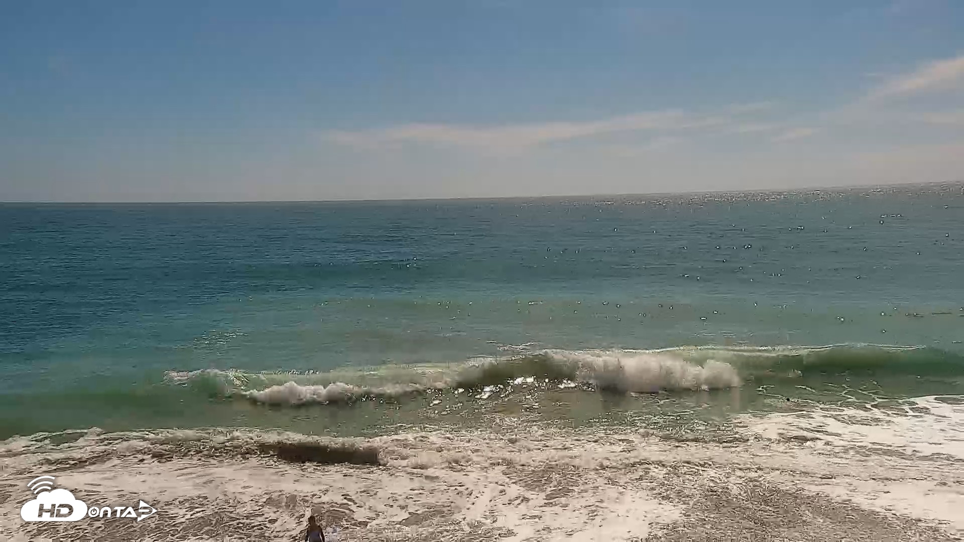 Snapshot of Carlsbad Beach Surf Live Webcam taken Aug 18, 2026, 3:17pm PDT
