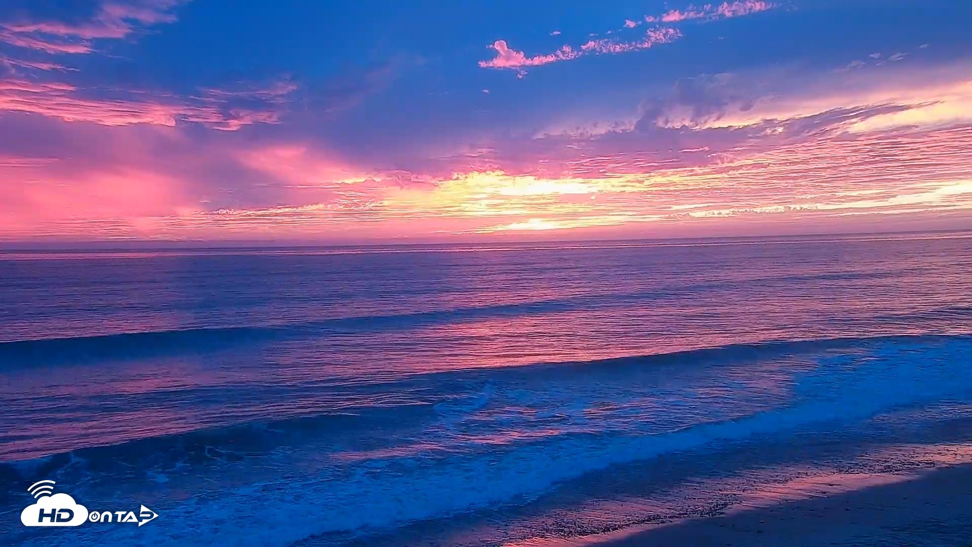 Snapshot of Carlsbad Beach Surf Live Webcam taken Sep 27, 2026, 6:47pm PDT