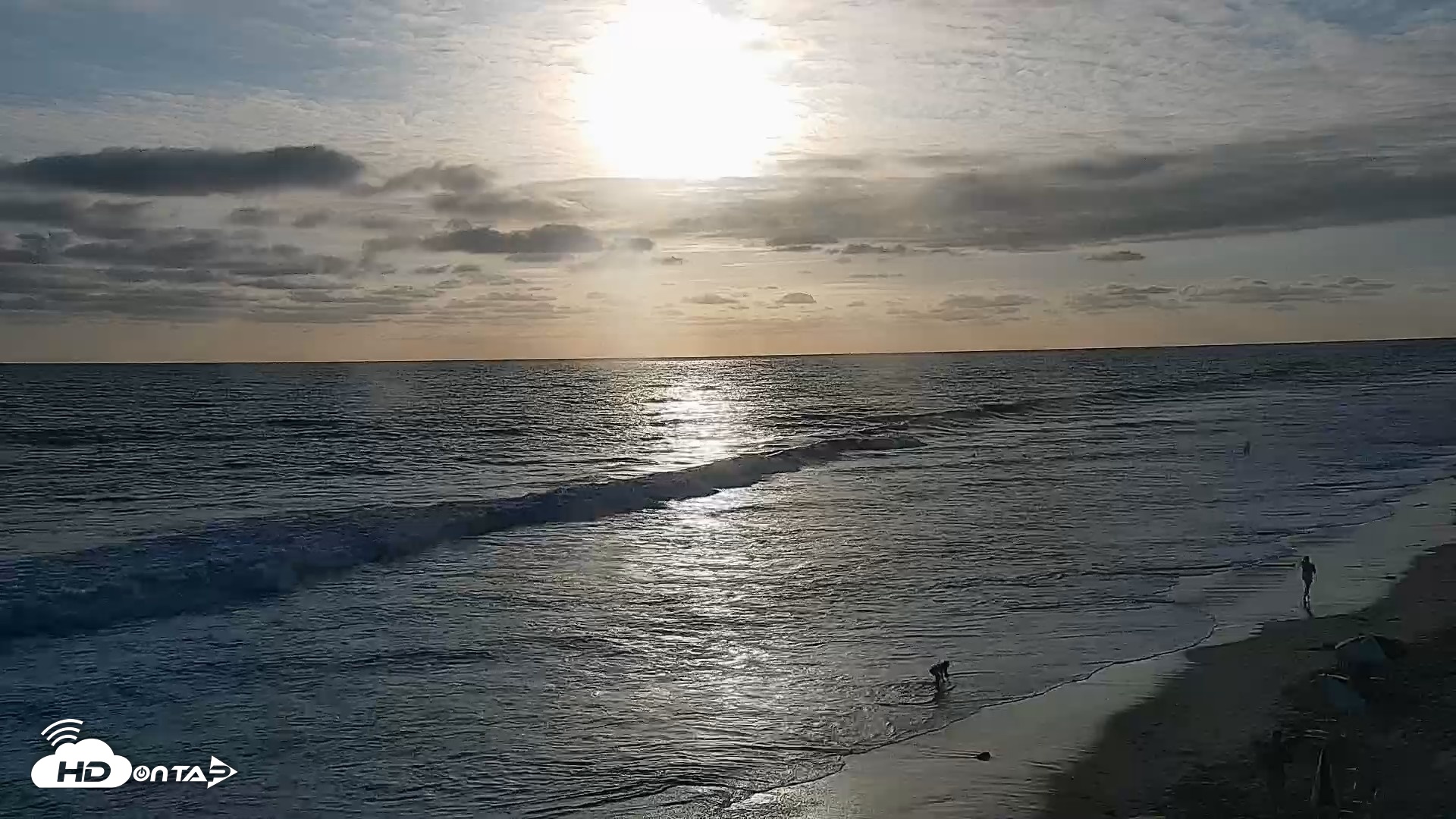 Snapshot of Carlsbad Beach Surf Live Webcam taken May 25, 2026, 6:57pm PDT