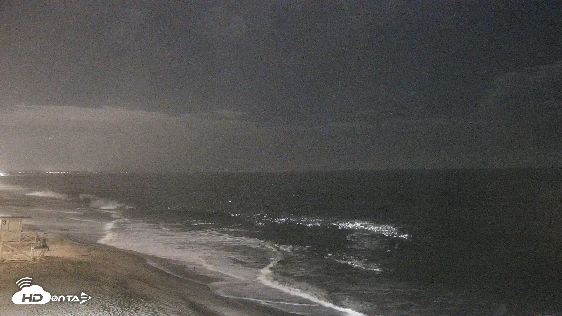 Snapshot of Carlsbad Beach Surf Live Webcam taken Aug 23, 2026, 9:10pm PDT