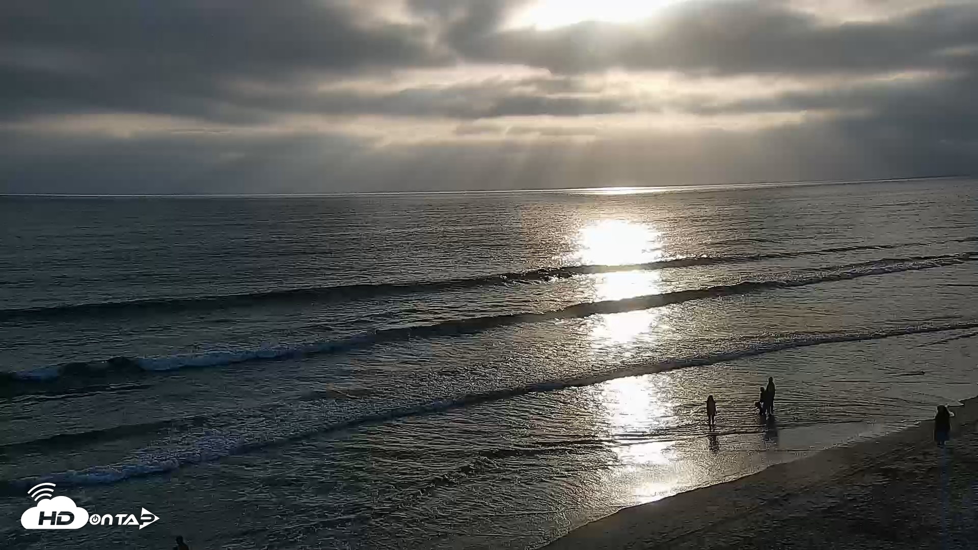 Snapshot of Carlsbad Beach Surf Live Webcam taken May 9, 2026, 6:41pm PDT