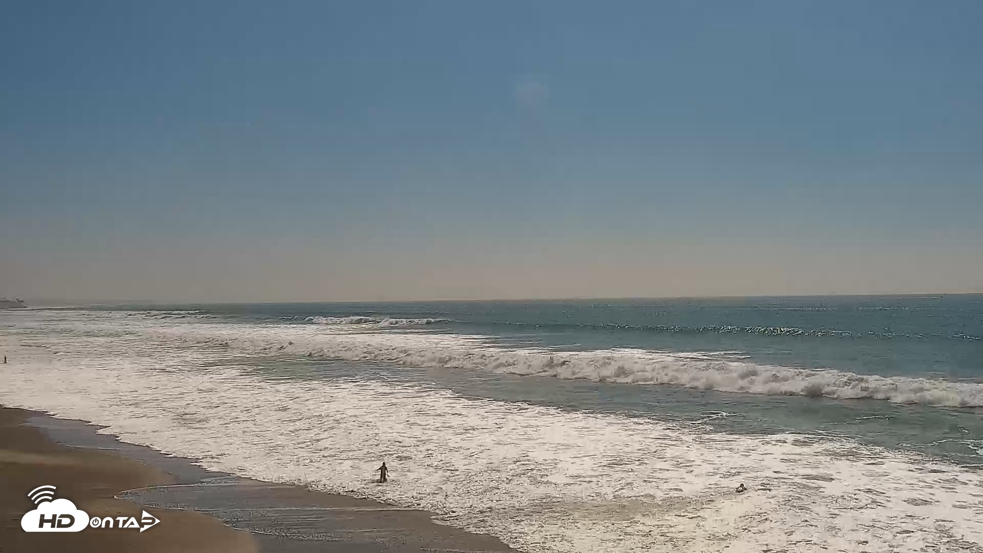 Snapshot of Carlsbad Beach Surf Live Webcam taken Oct 9, 2026, 12:50pm PDT