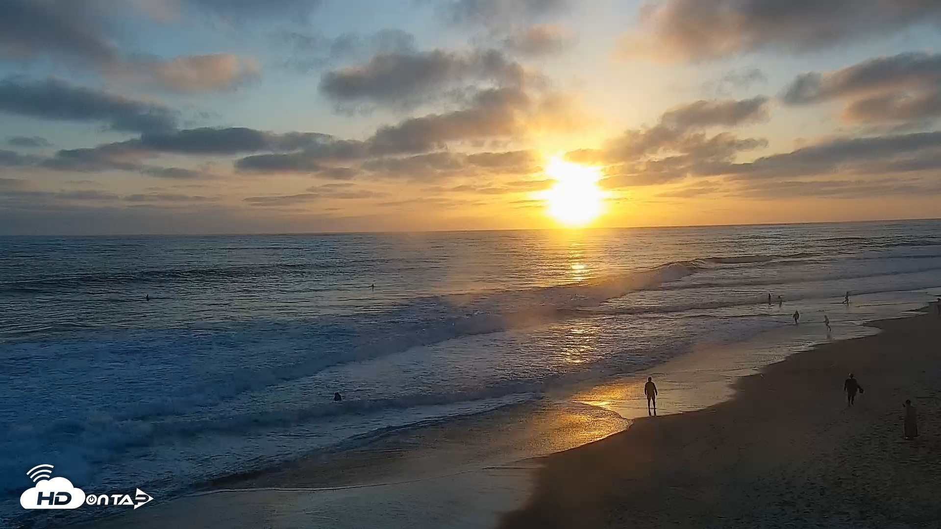 Snapshot of Carlsbad Beach Surf Live Webcam taken Jun 9, 2026, 7:49pm PDT