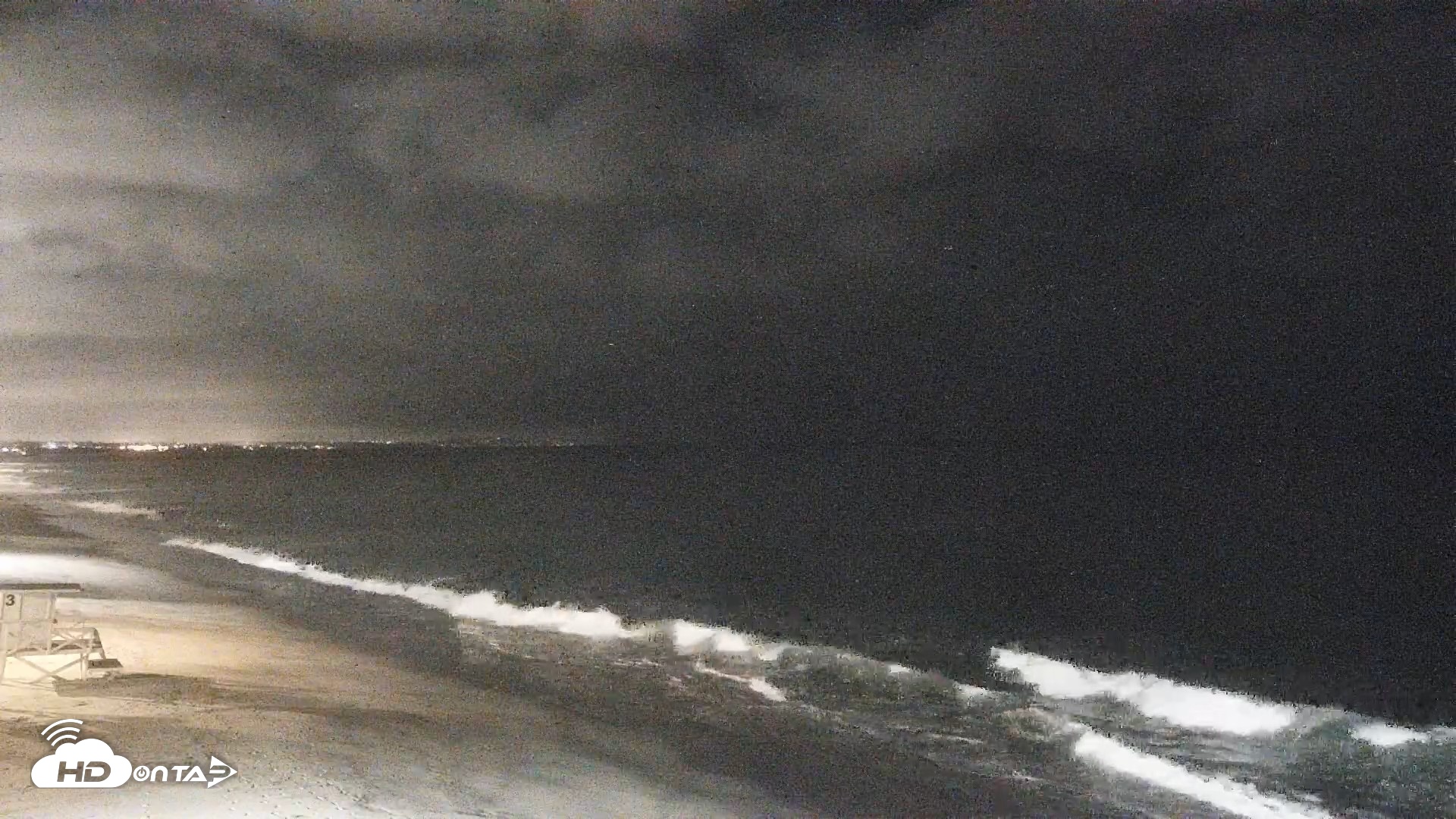 Snapshot of Carlsbad Beach Surf Live Webcam taken Aug 11, 2026, 11:44pm PDT