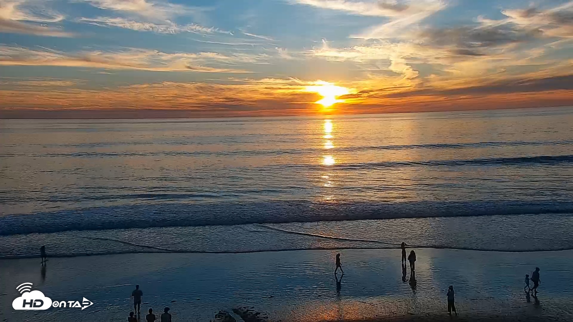Snapshot of Carlsbad Beach Surf Live Webcam taken Jan 17, 2026, 4:59pm PST