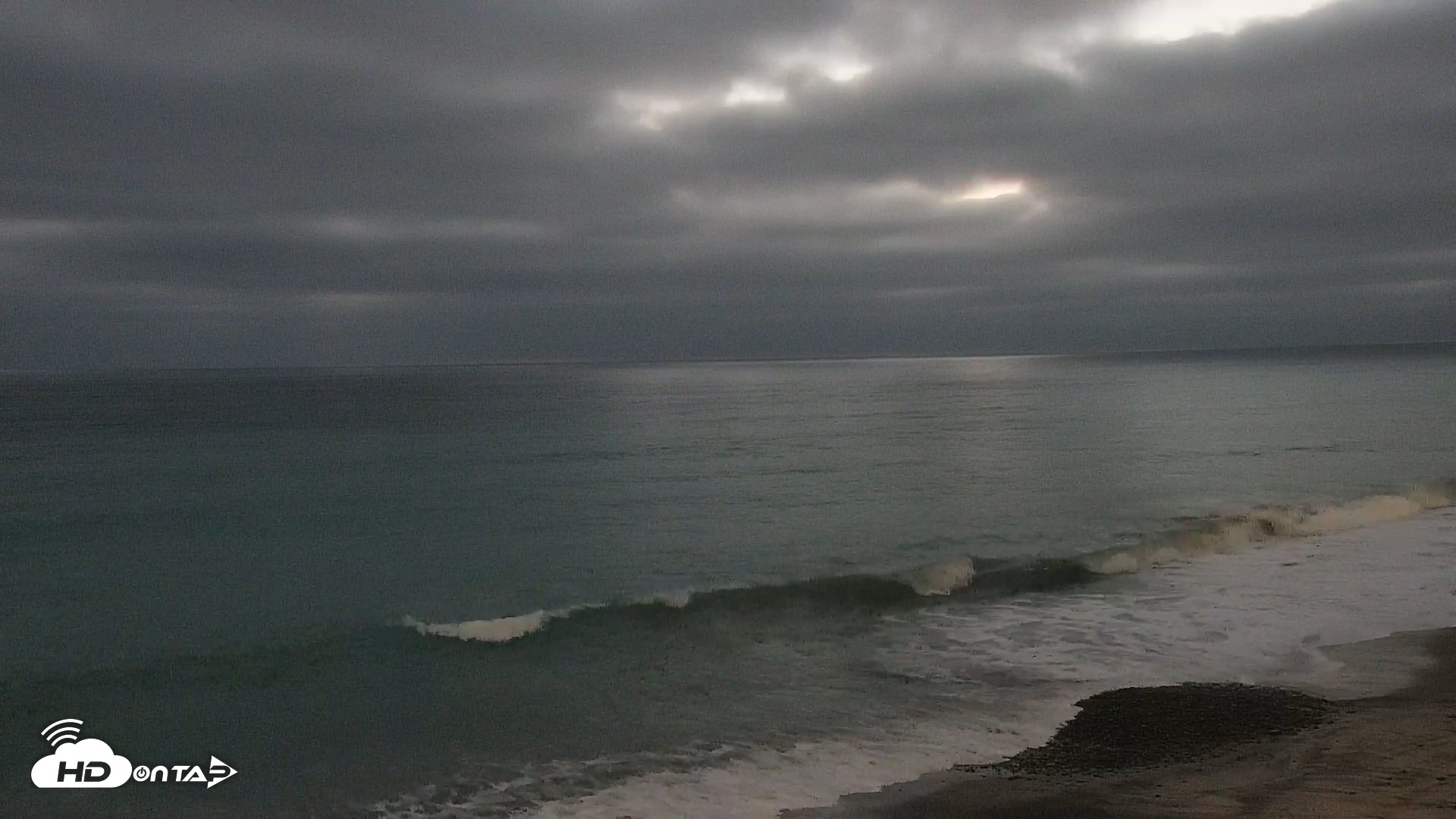Snapshot of Carlsbad Beach Surf Live Webcam taken Sep 23, 2026, 7:13pm PDT