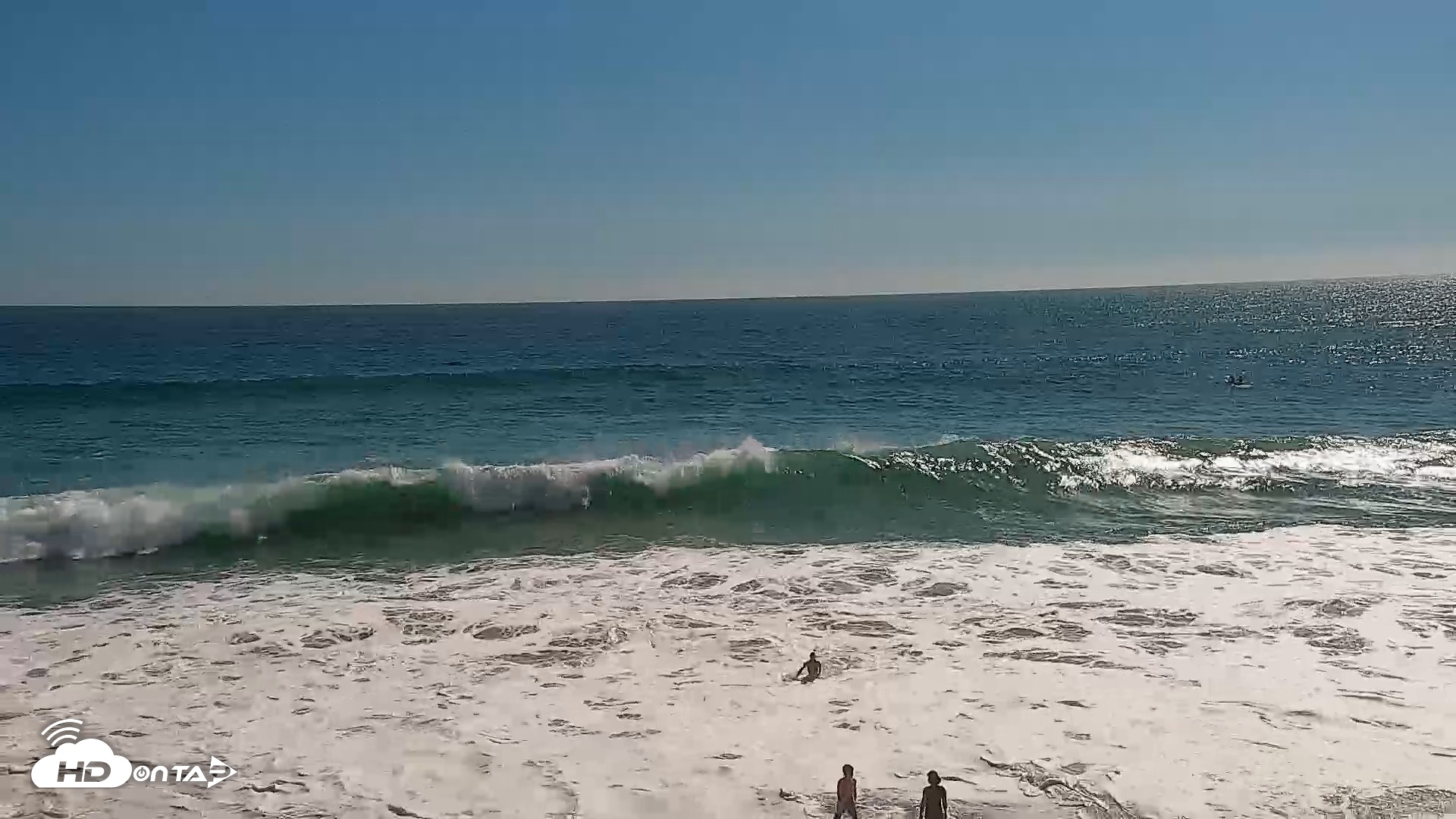 Snapshot of Carlsbad Beach Surf Live Webcam taken Jul 21, 2026, 4:10pm PDT