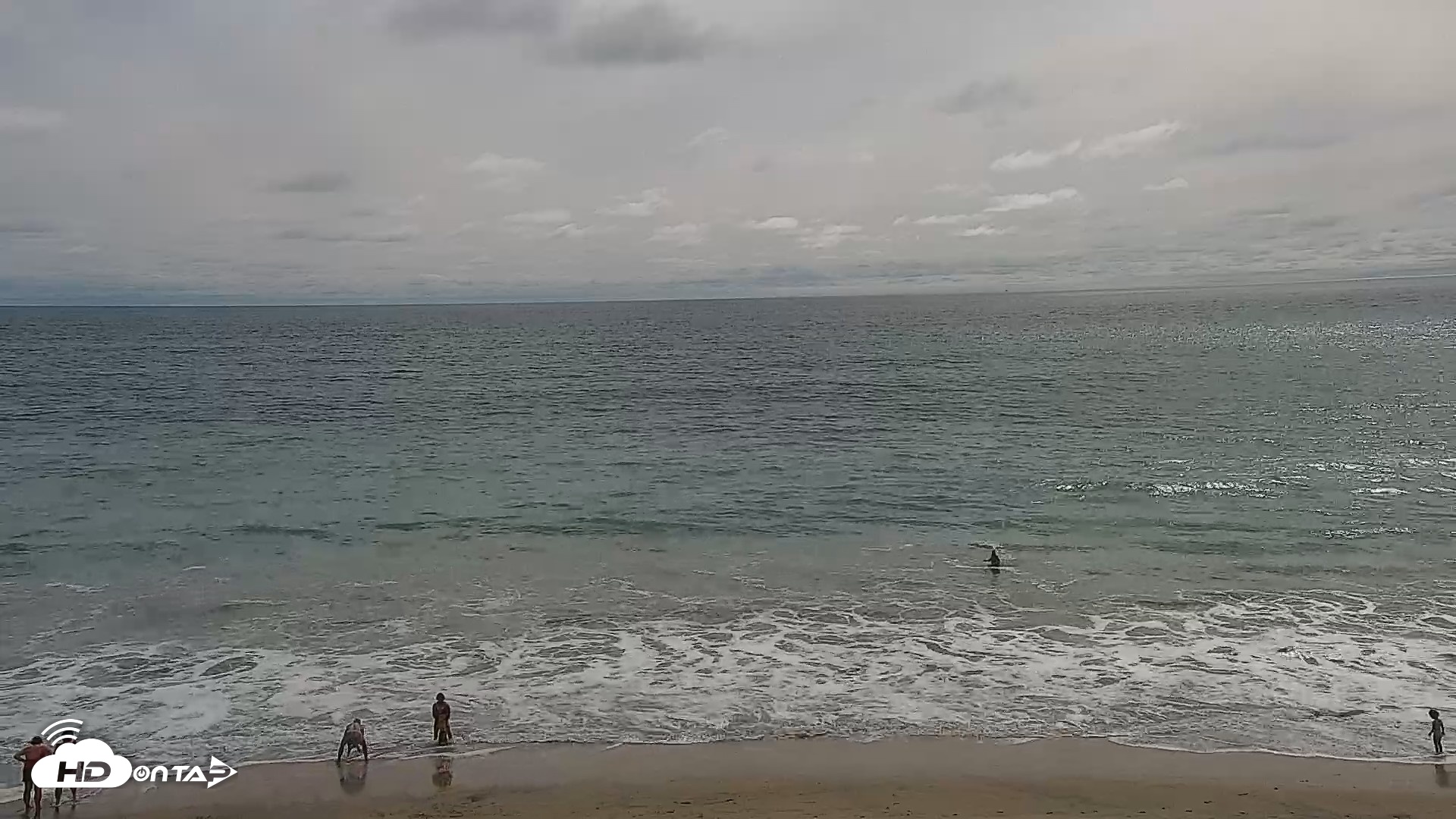 Snapshot of Carlsbad Beach Surf Live Webcam taken Aug 13, 2026, 4:09pm PDT