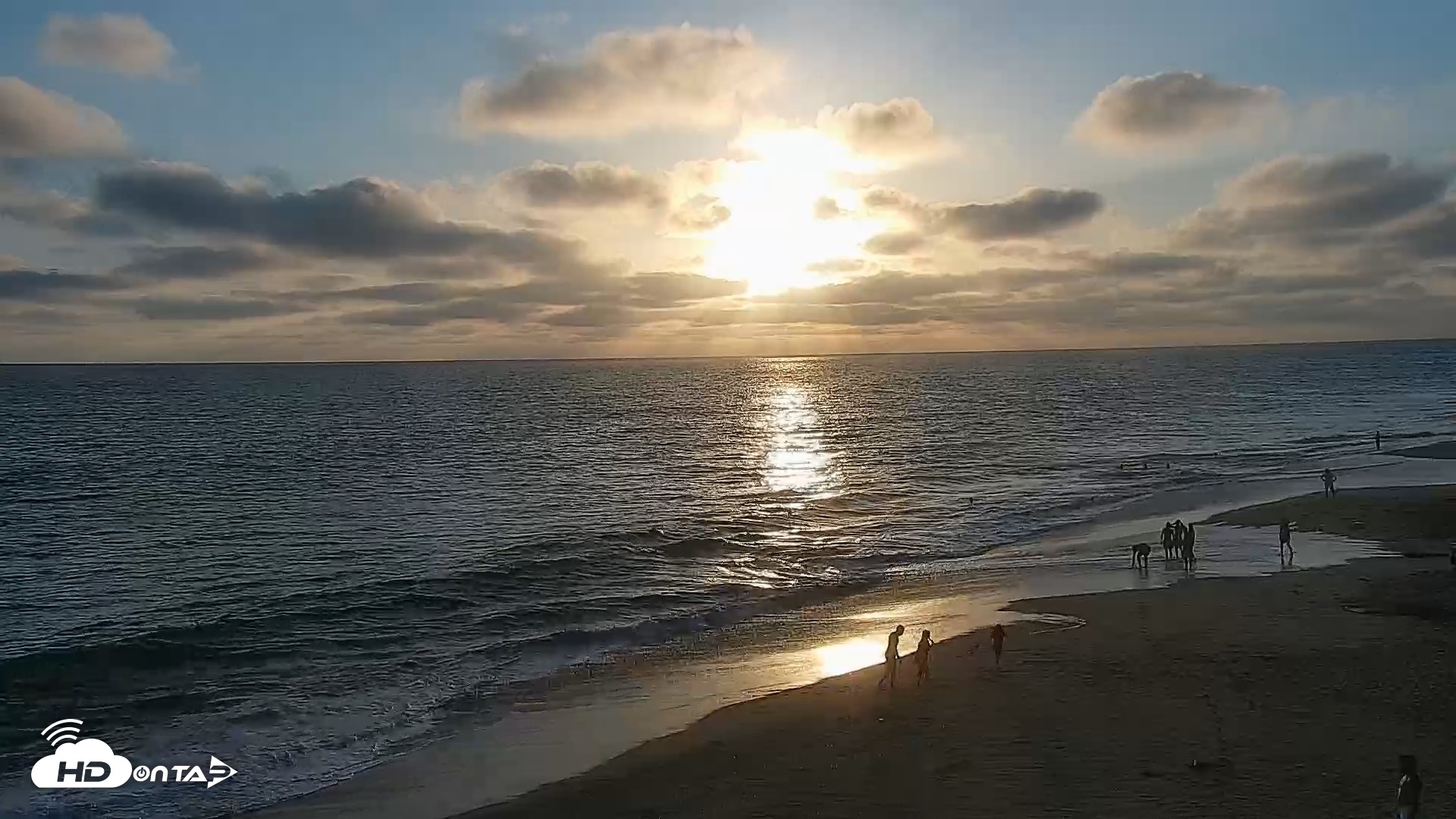 Snapshot of Carlsbad Beach Surf Live Webcam taken Jul 13, 2026, 7:33pm PDT