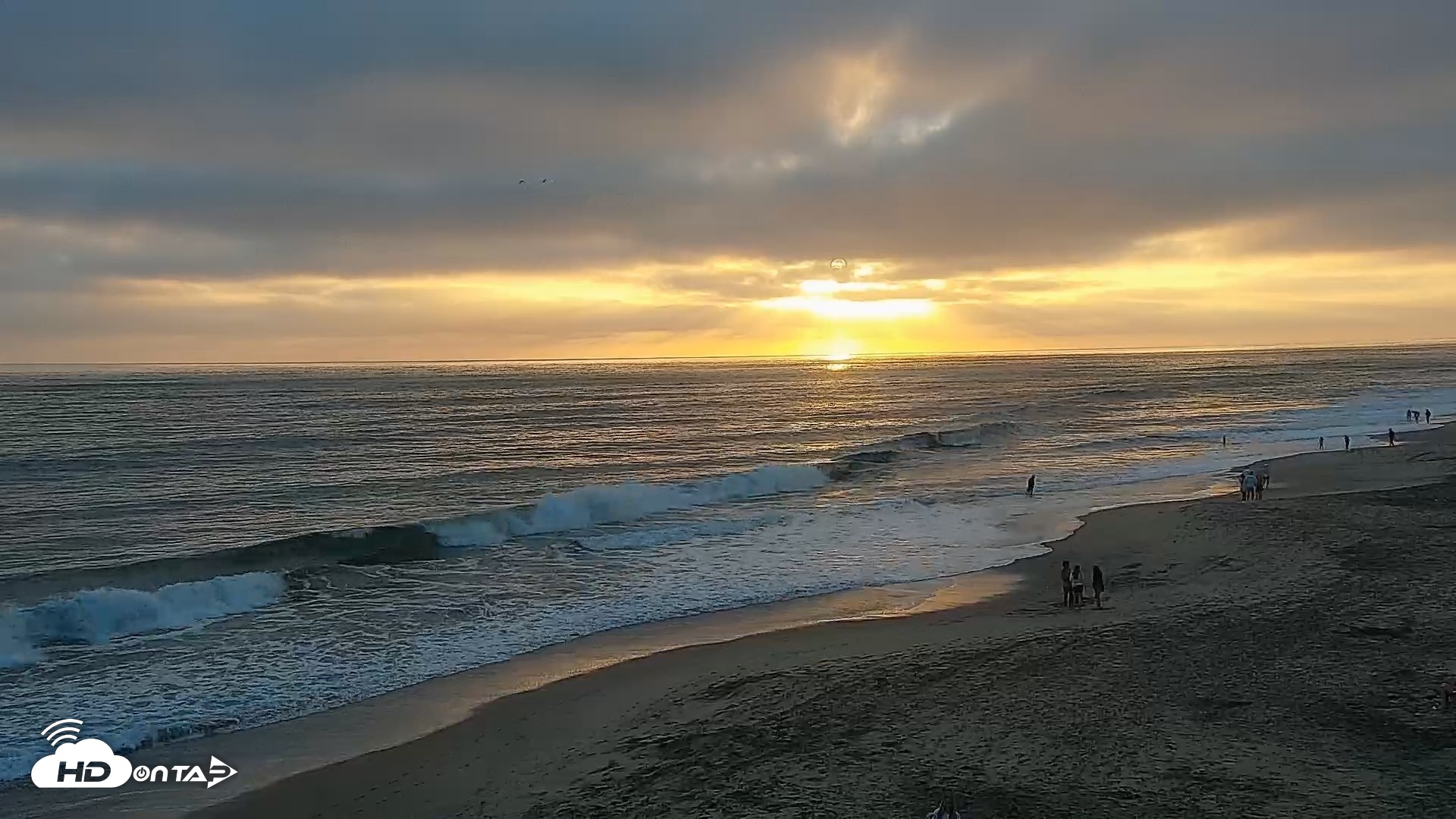 Snapshot of Carlsbad Beach Surf Live Webcam taken Jul 8, 2026, 7:43pm PDT