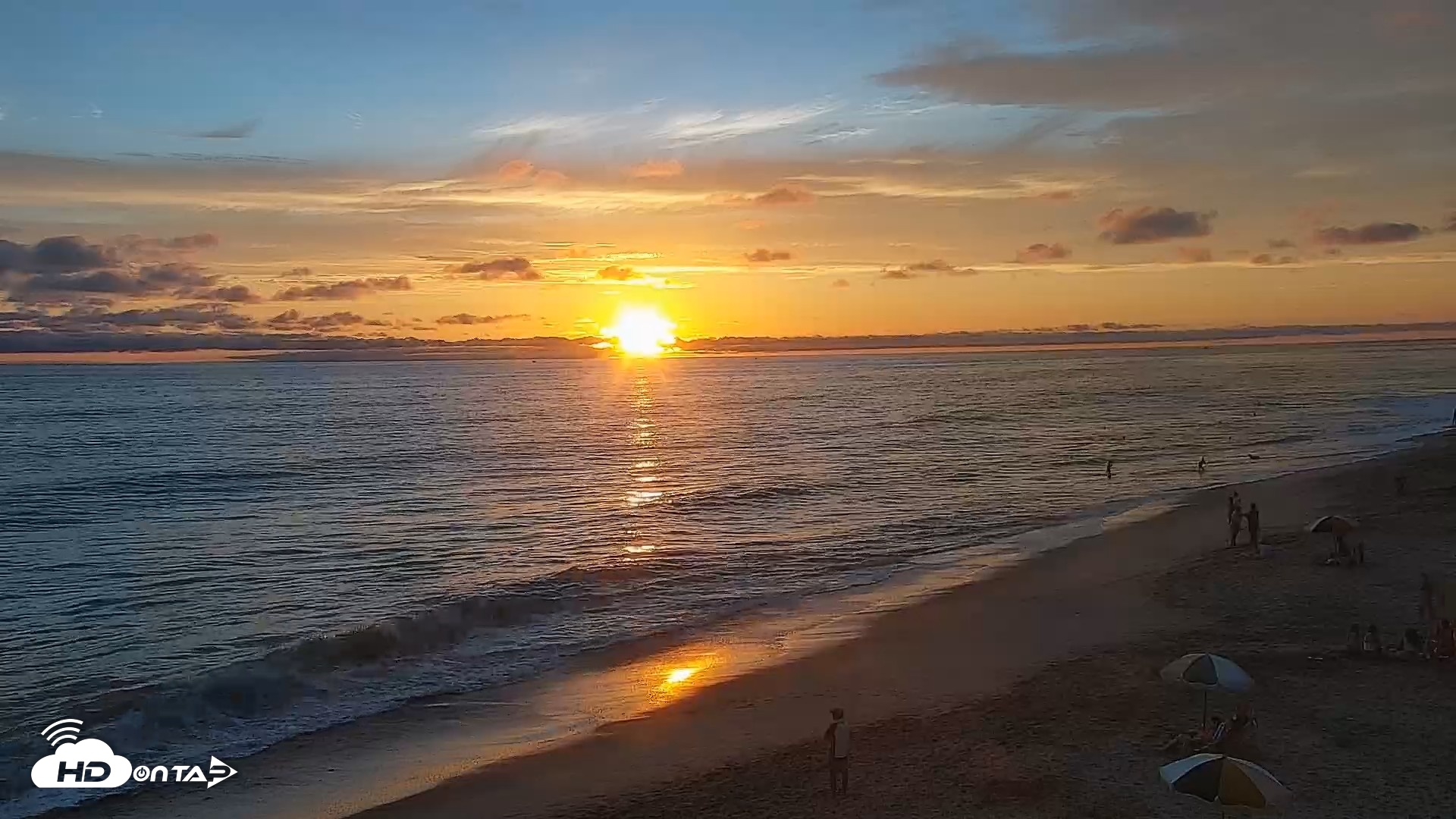 Snapshot of Carlsbad Beach Surf Live Webcam taken Aug 13, 2026, 7:32pm PDT