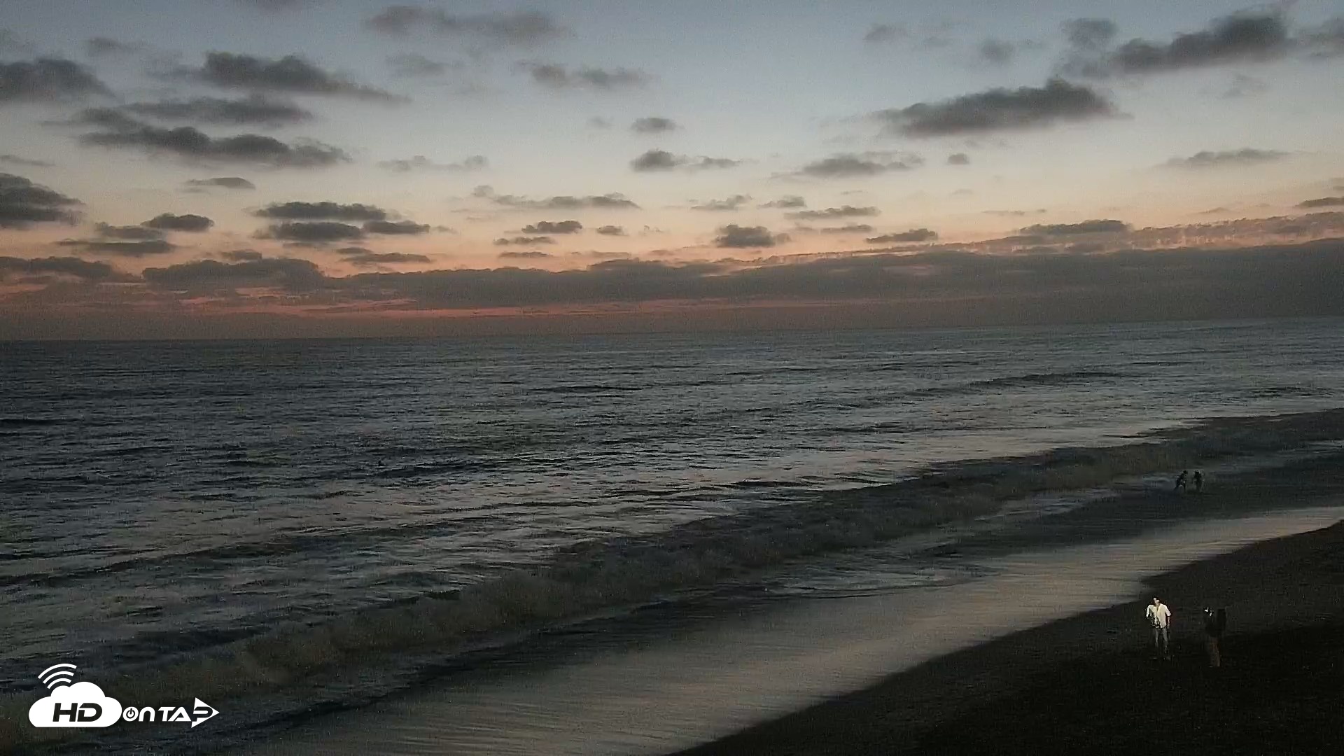 Snapshot of Carlsbad Beach Surf Live Webcam taken Aug 30, 2026, 7:53pm PDT