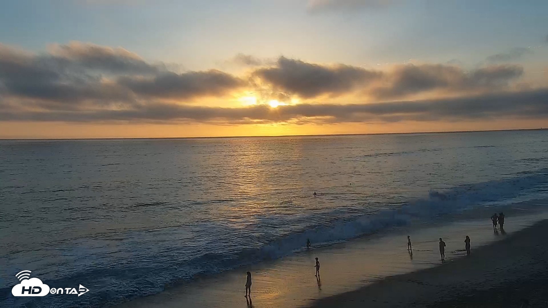 Snapshot of Carlsbad Beach Surf Live Webcam taken Aug 28, 2026, 7:02pm PDT