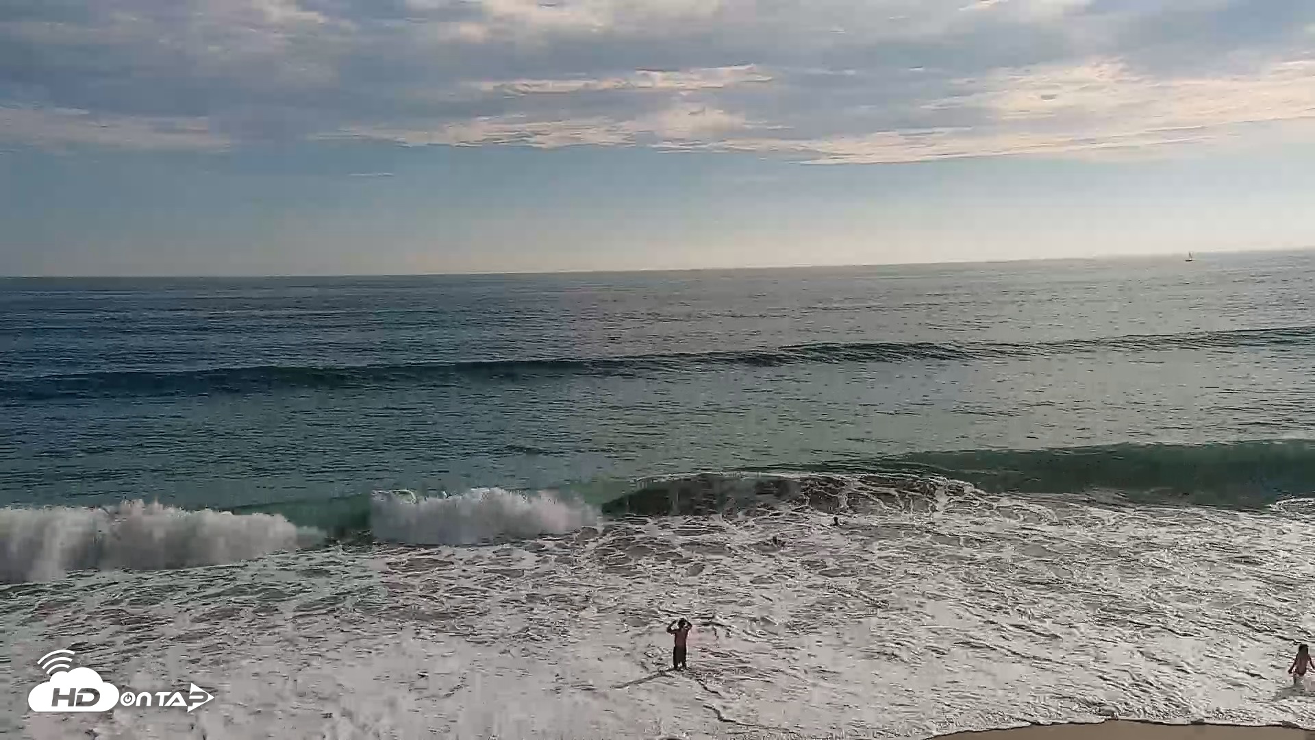 Snapshot of Carlsbad Beach Surf Live Webcam taken Jul 20, 2026, 5:44pm PDT